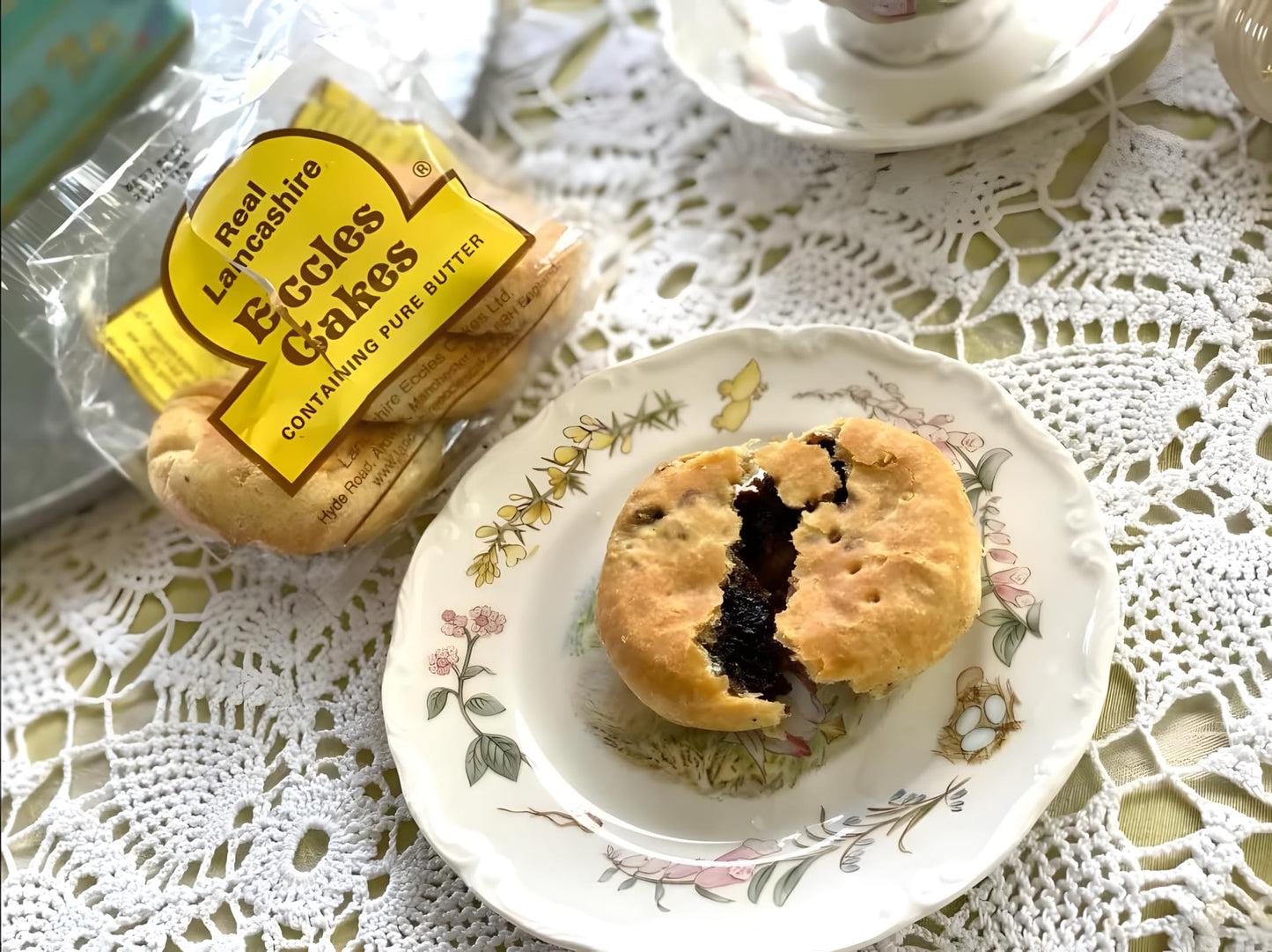Real Lancashire Eccles Cakes - 4 Pieces (5.29oz / 150g) - British Snack Cakes with Pure Butter & Dried Currants, Traditional English Fruit Cake