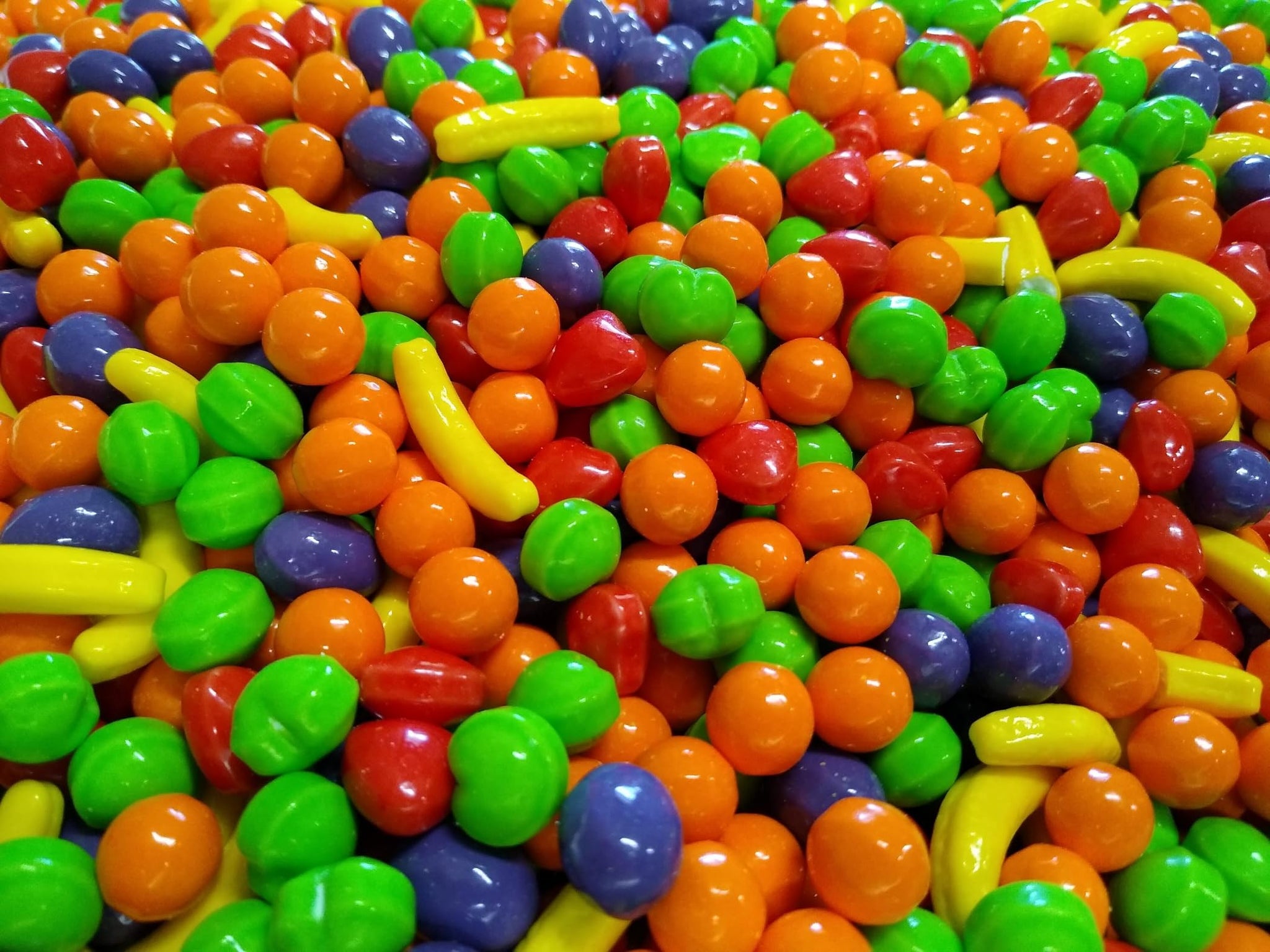 1 lb Bulk Mini Fruit Shaped Candy - Fruity Crunchy Candy in Banana, Strawberry, Orange, Grape & Apple Flavors | Classic Nostalgic Mix