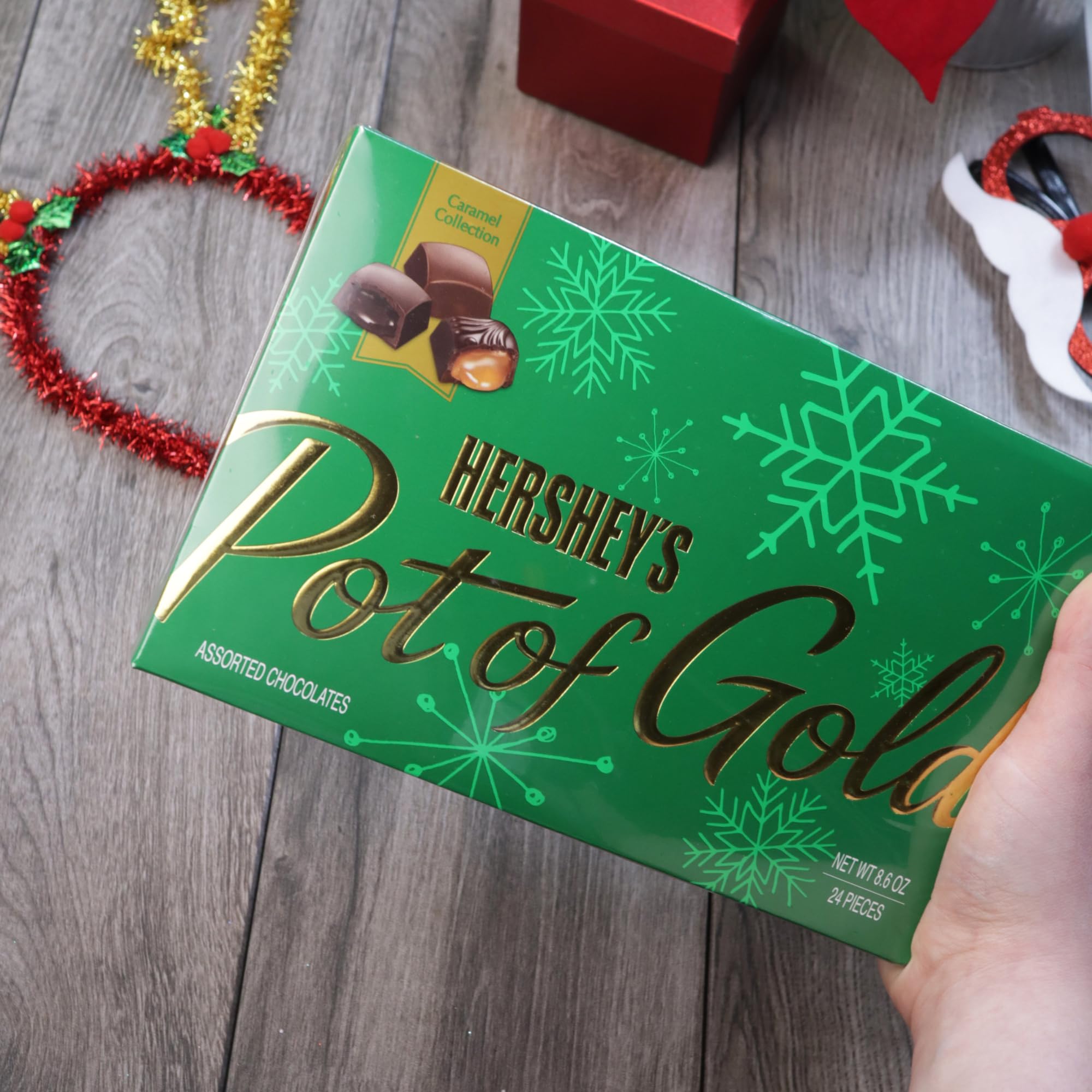 HERSHEY'S Christmas Pot of Gold Milk Chocolate Caramel Truffles Box, Candy Gift Set, 24 Total Pieces, 8.75 Ounces