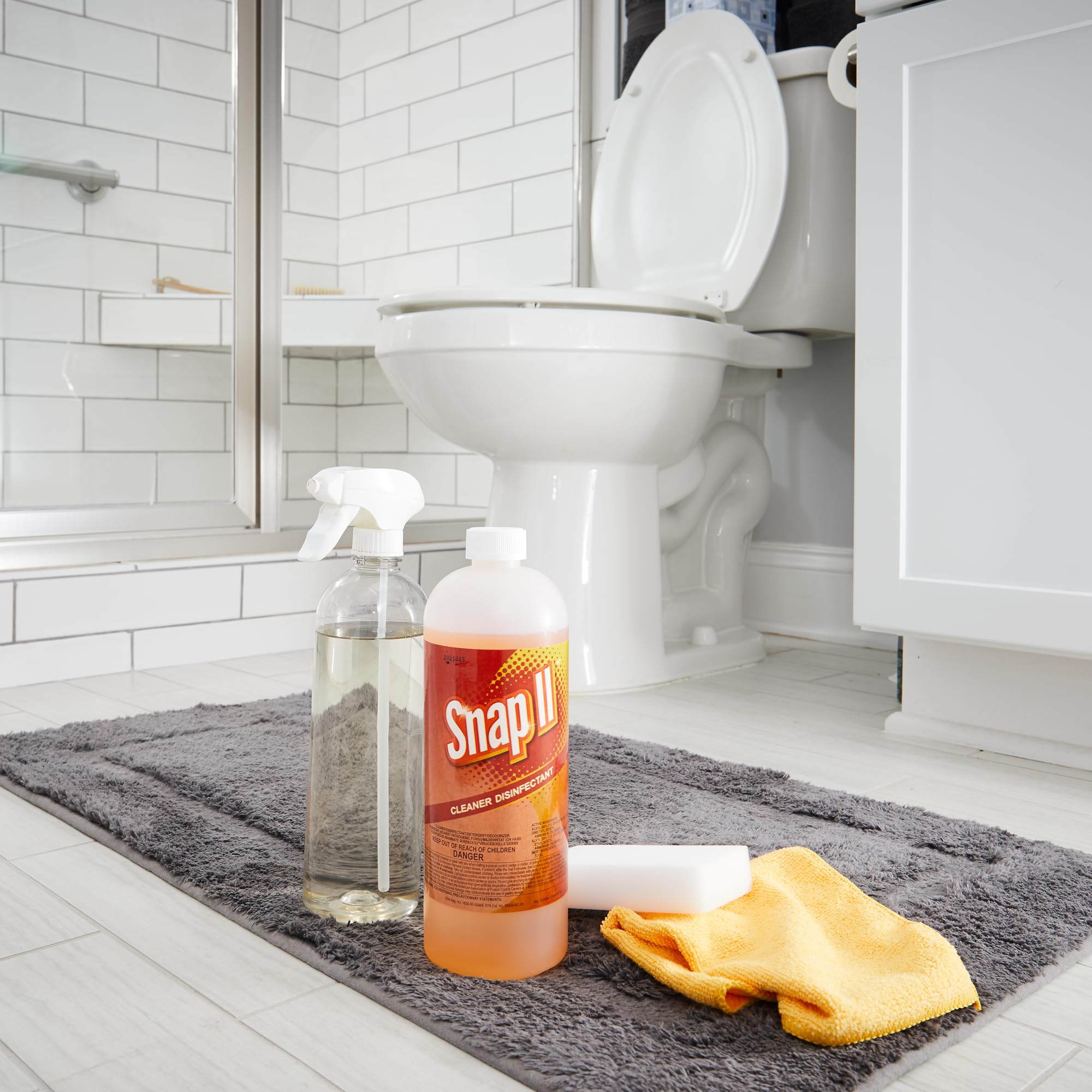Snap II Cleaner Disinfectant, Cleans, Disinfects and Deodorizes, Concentrated Cleaner, Sanitizer, Fungicide, Virucide and Mildewstat, Phosphate Free