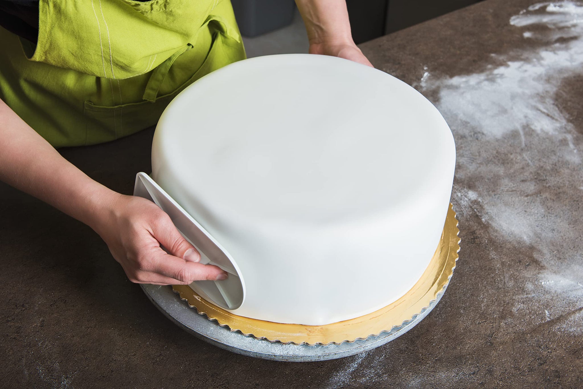 Bakerpan Premium Rolled White Fondant for Cake Decorating - 1 Pound, Vanilla Flavor