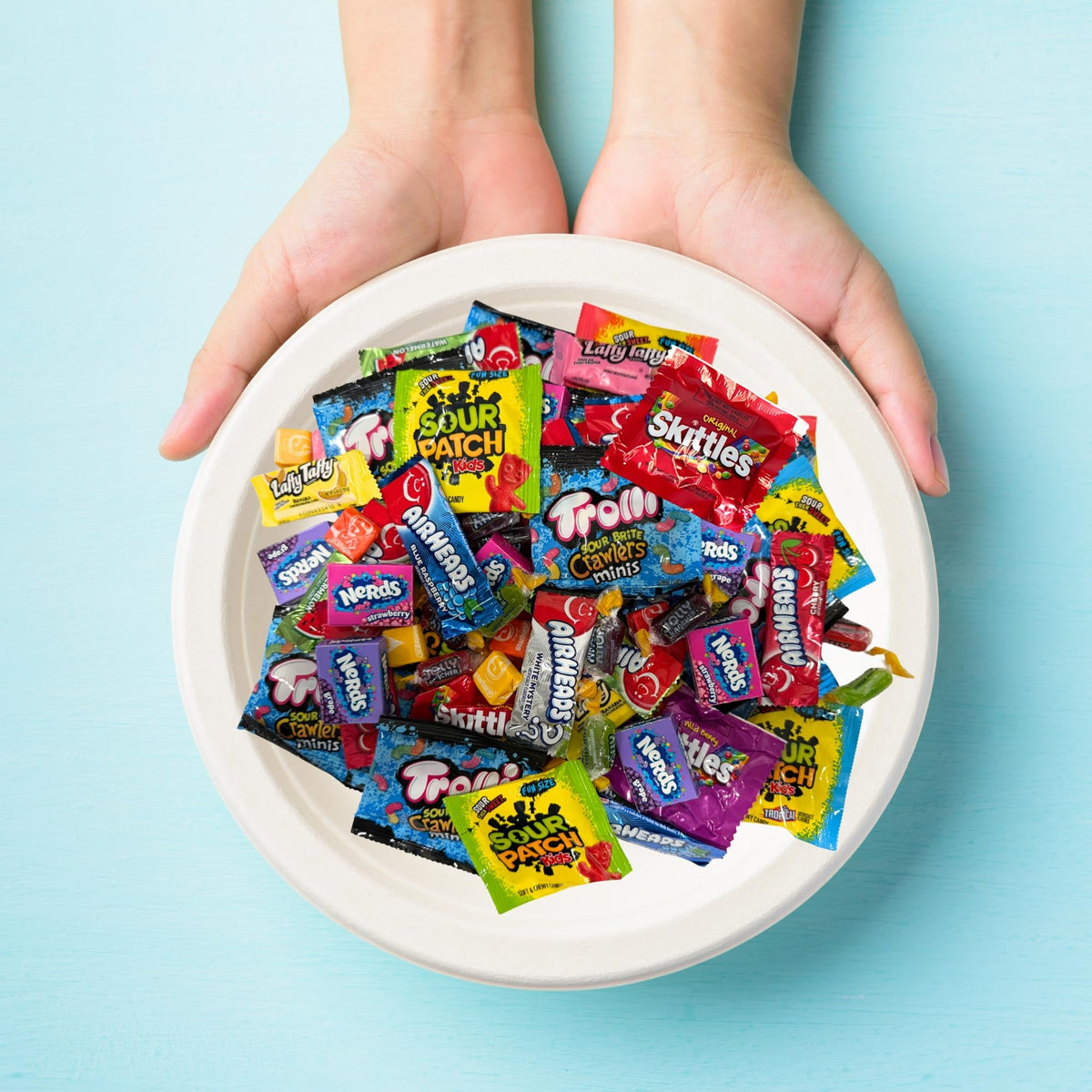CandyBoxed Bulk Candy Variety Mix - 4 LB Family Size - Assorted Individually Wrapped Candies, Gummies, Sour, Hard & Chewy - Sealed Fresh for Party