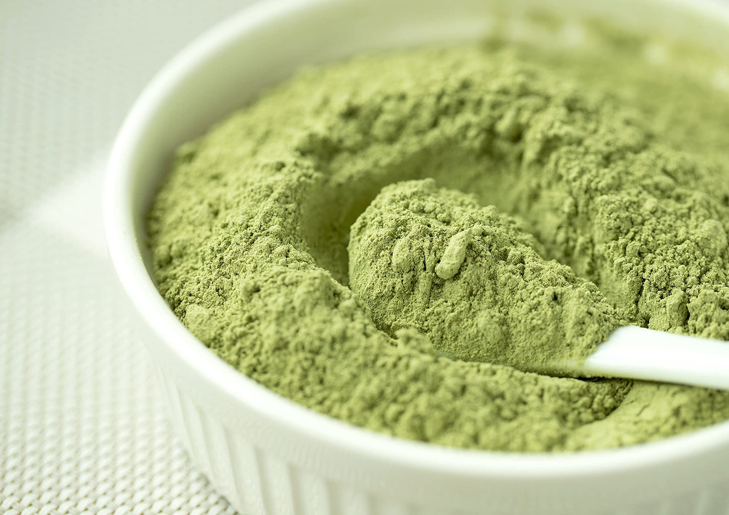 Food to Live Organic Kale Powder, 8 Ounces Non-GMO, Made from Raw Dried Whole Leaves, Vegan, Kosher, Bulk, Great for Baking, Juices, Smoothies