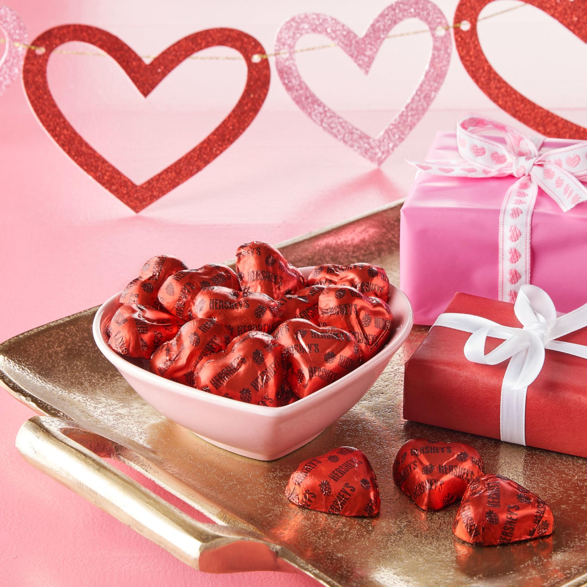 HERSHEY'S Strawberry Creme Flavored Hearts, Valentine's Candy Bag, 8.8 oz