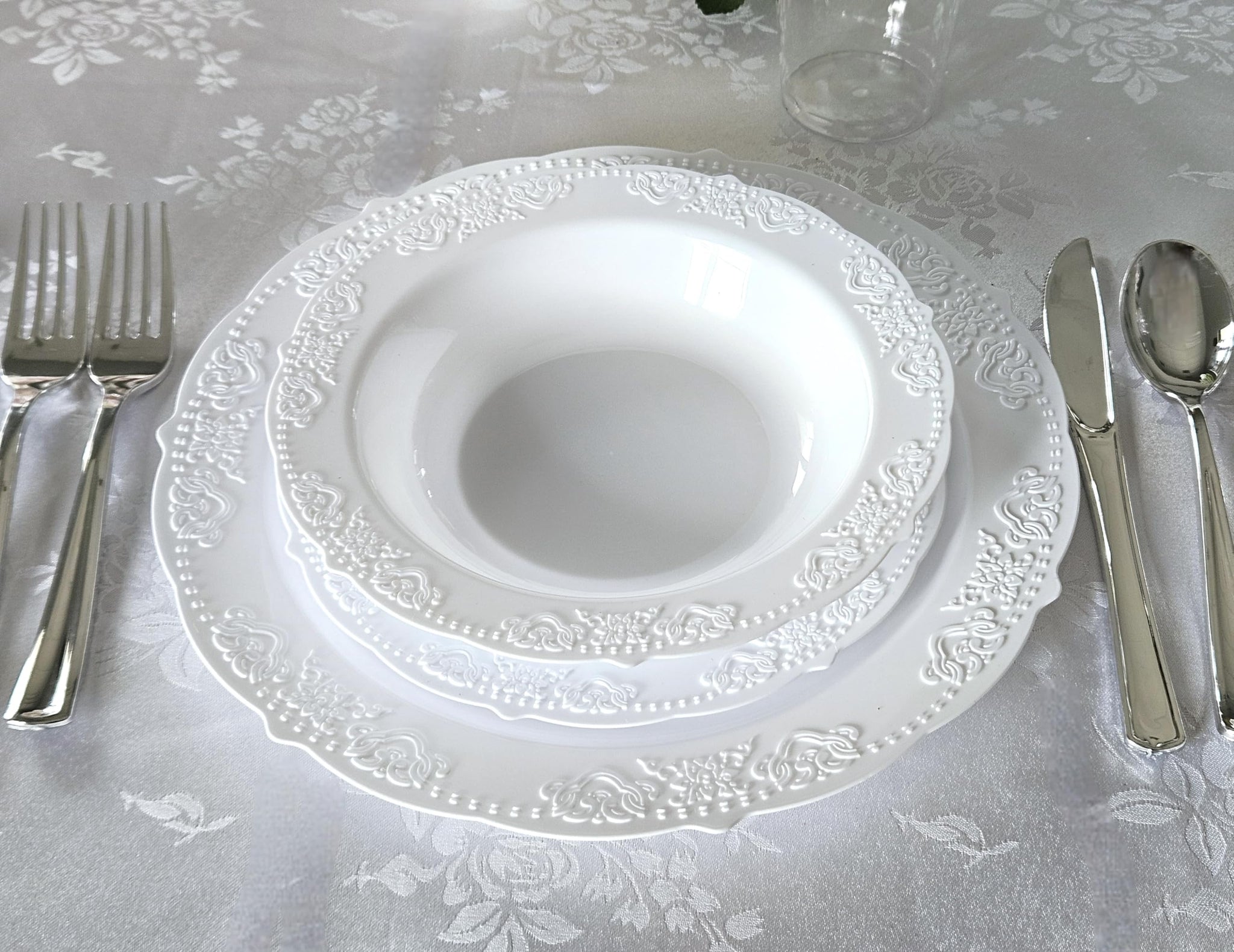 " OCCASIONS " 40 Plates Pack, Vintage Party Disposable Wedding Party Plastic Plates (7.5'' Appetizer/Dessert Plate, Portofino in White)