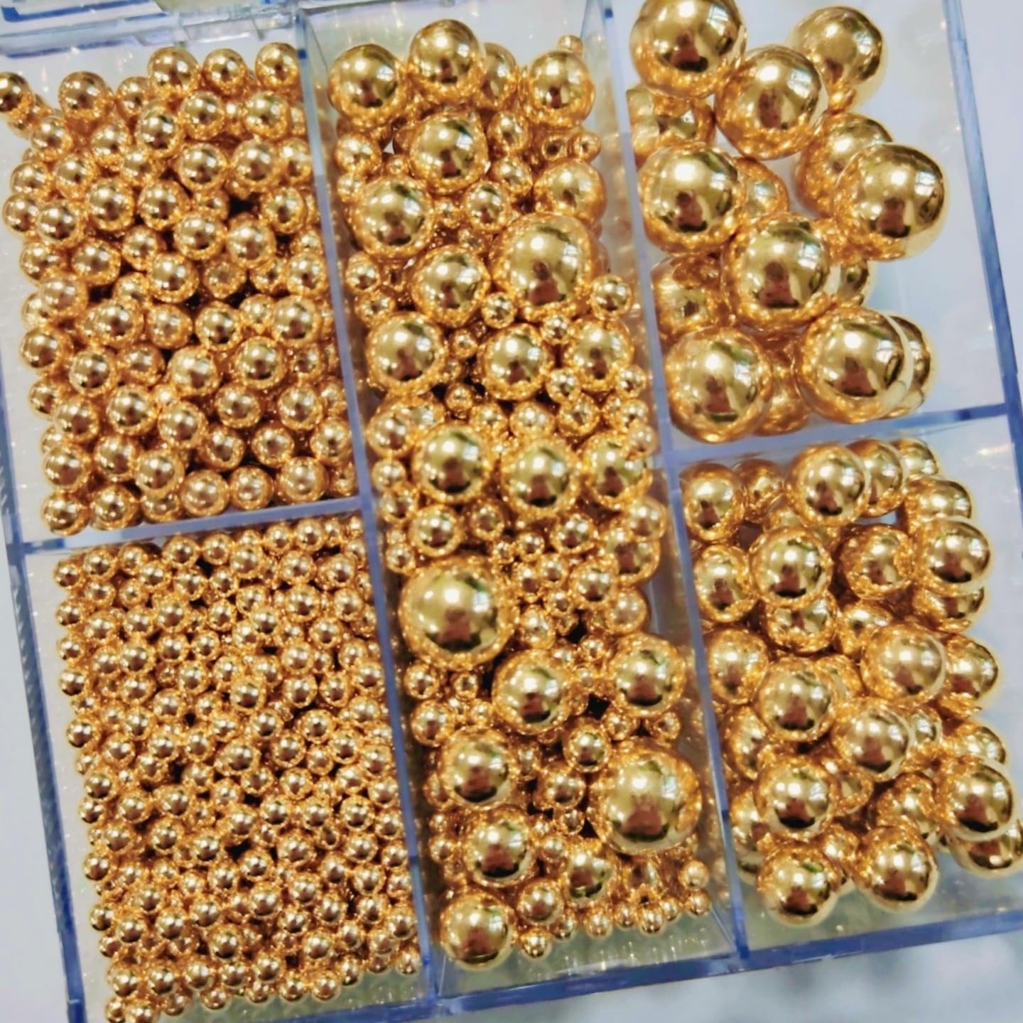 HeDeon&Rles Gold Pearls Sprinkles for Baking Gold Sprinkles 90g/3.17oz 4 Size Mix Edible Gold Preals for Cake Cupcake Pancake Ice Cream Decoration