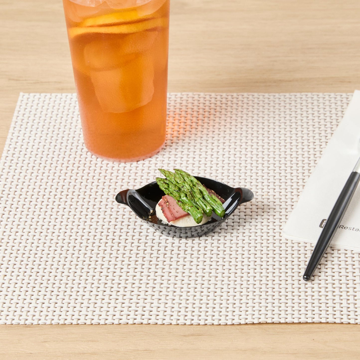 Restaurantware 3.8 x 2.5 Inch Mini Handled Plates 100 Durable Appetizer Plates - With Handles Disposable Black Plastic Handled Plates Suitable