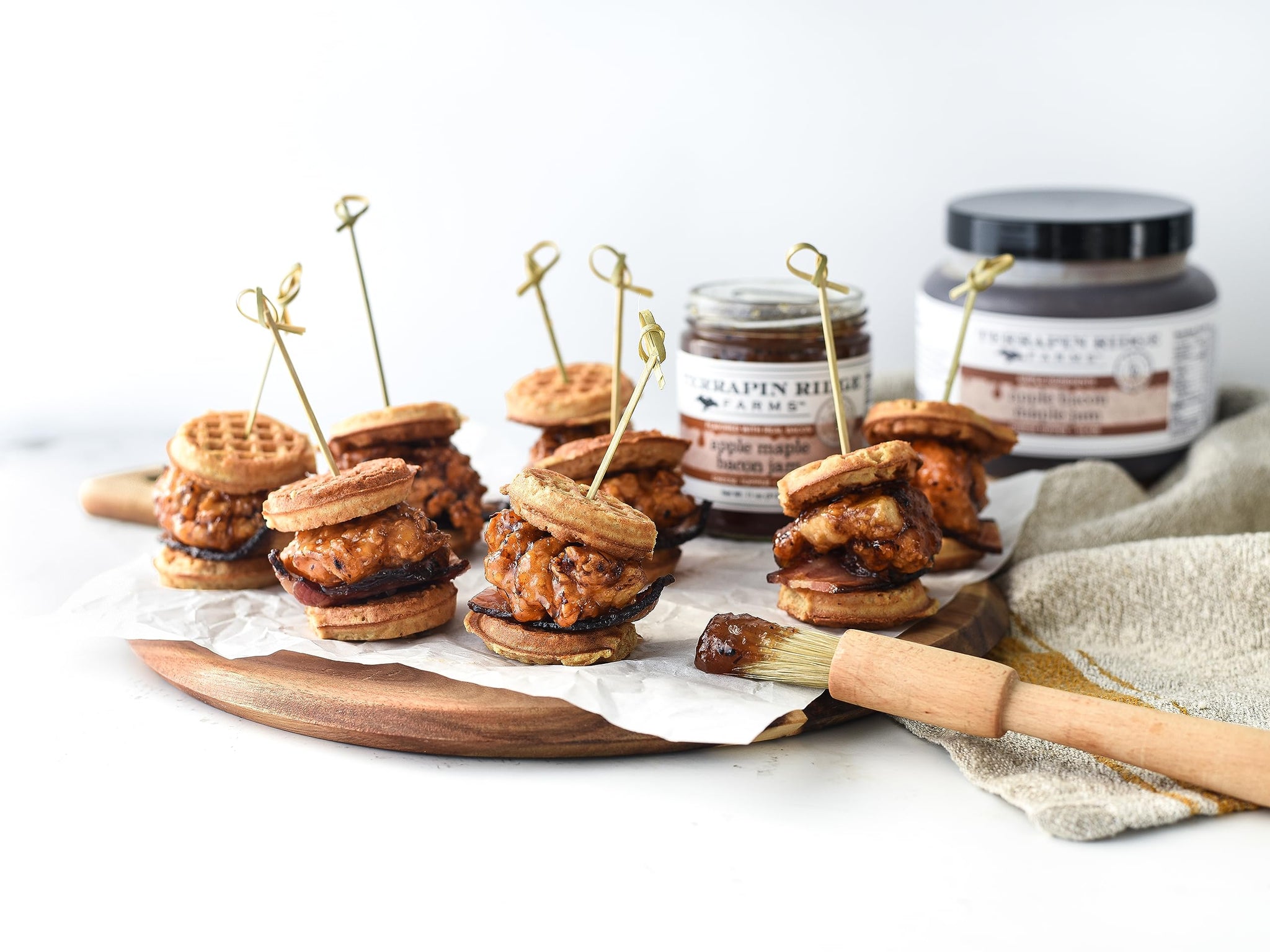 Terrapin Ridge Farms Apple Maple Bacon Jam - Sweet & Savory Jam with Apples, Maple, Bacon, Cinnamon, and Butter - Perfect for Cheese, Glazes, and More