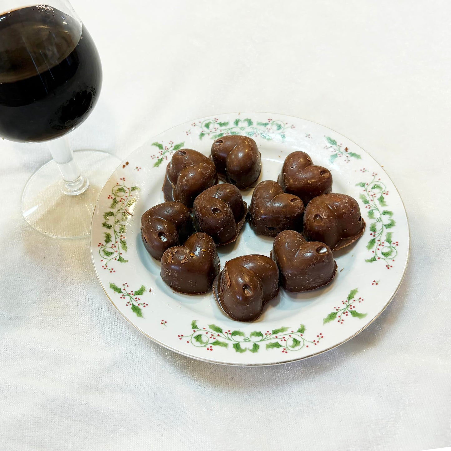 10-PIECE 3 OZ Chocolate Gourmet Homemade Snack with Nuts Raised Heart Shape CHOCOLATE-RAISEHEART-2D