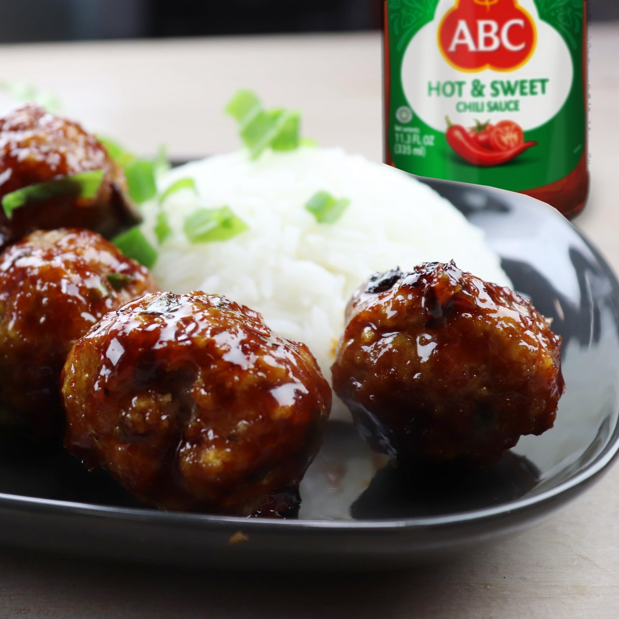 ABC Hot & Sweet Chili Sauce, 11.3 Oz, Spicy Sriracha Style Sambal, No MSG, Umami Flavor, Indonesian BBQ Dip Made with Chili & Garlic