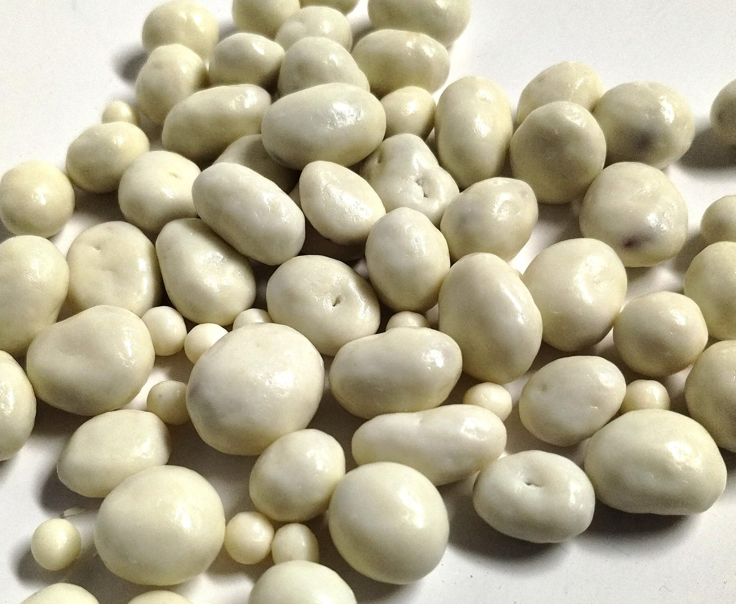 Yogurt Covered Raisins - 1 lb Bulk Bag of Fresh Gourmet Sweet Creamy Chewy Coated Dipped Raisins