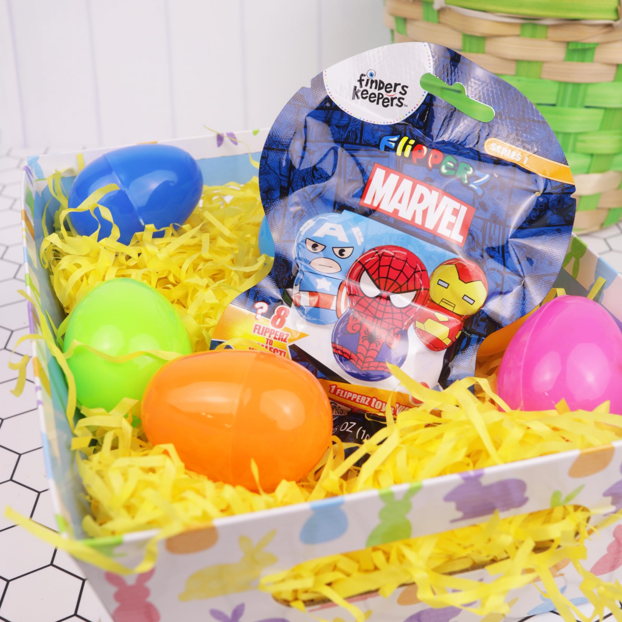 Flipperz Marvel Superhero Finders Keepers with Assorted Gummies, Individually Wrapped Candy, Collectible Character Inside, Basket Stuffer Gifts, 0.35