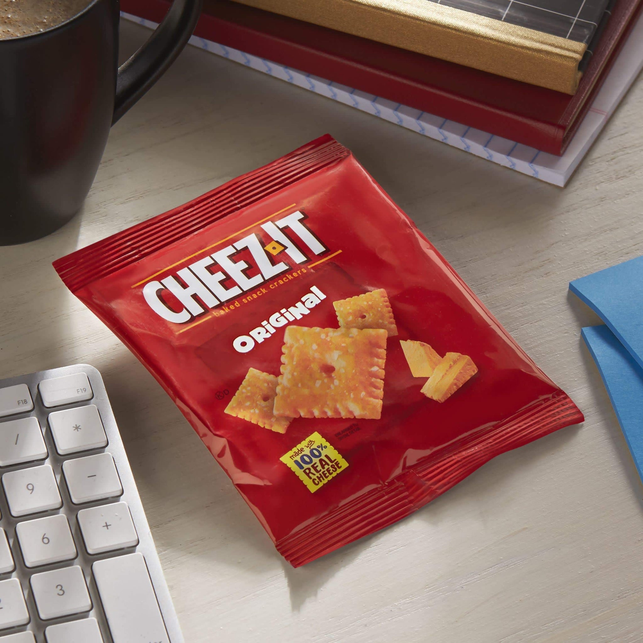 CHEEZ-IT Baked Snack Crackers, Original Crackers, 2-Ounce Bags (Pack of 60)