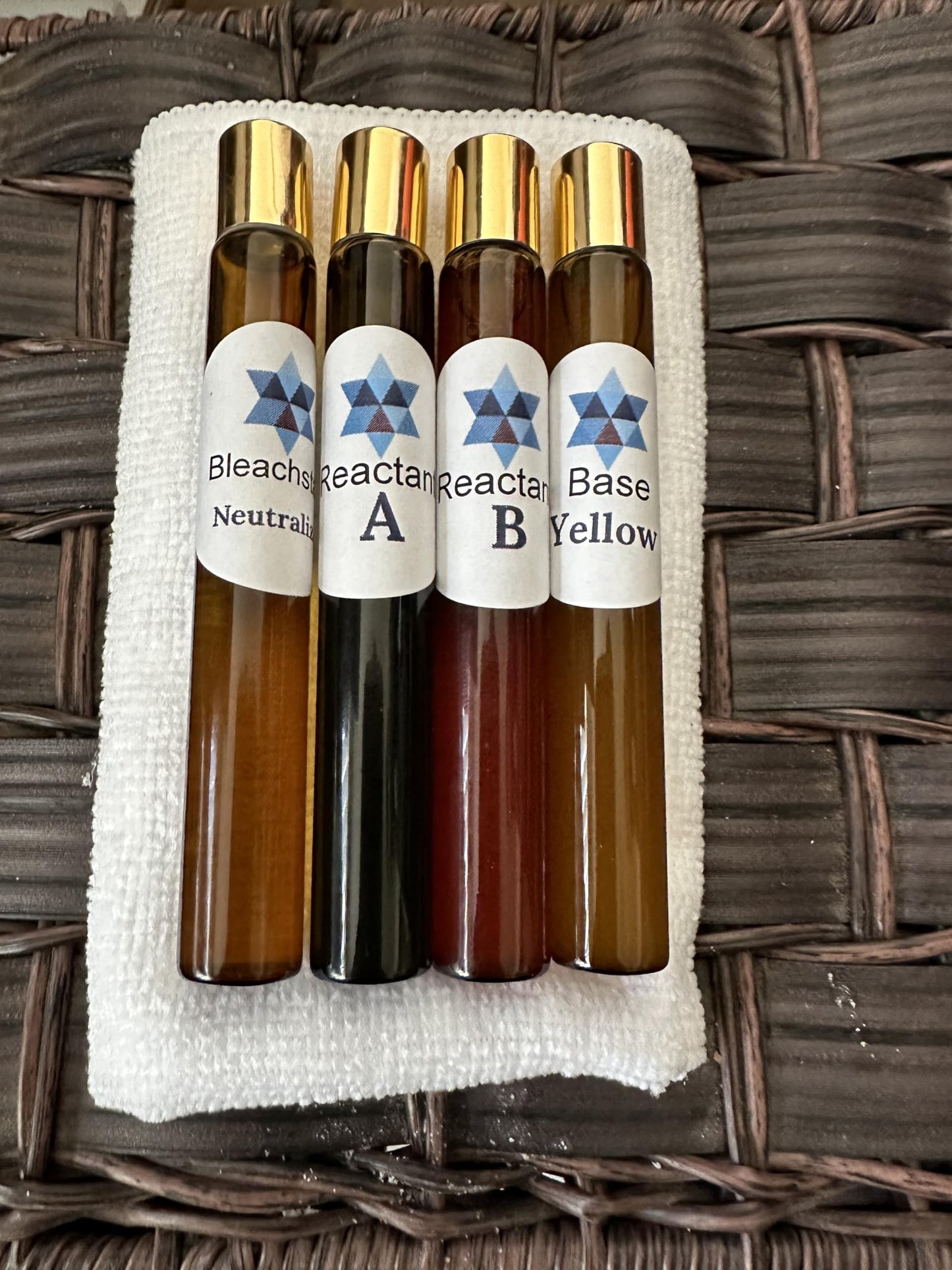 Spot N' Gone | Roller-Ball Applicator Spot Dye Kit | Bleach Stain Repair | Restores Carpet Color From Bleach Spills, Acne Medication, Cleaning Spots |