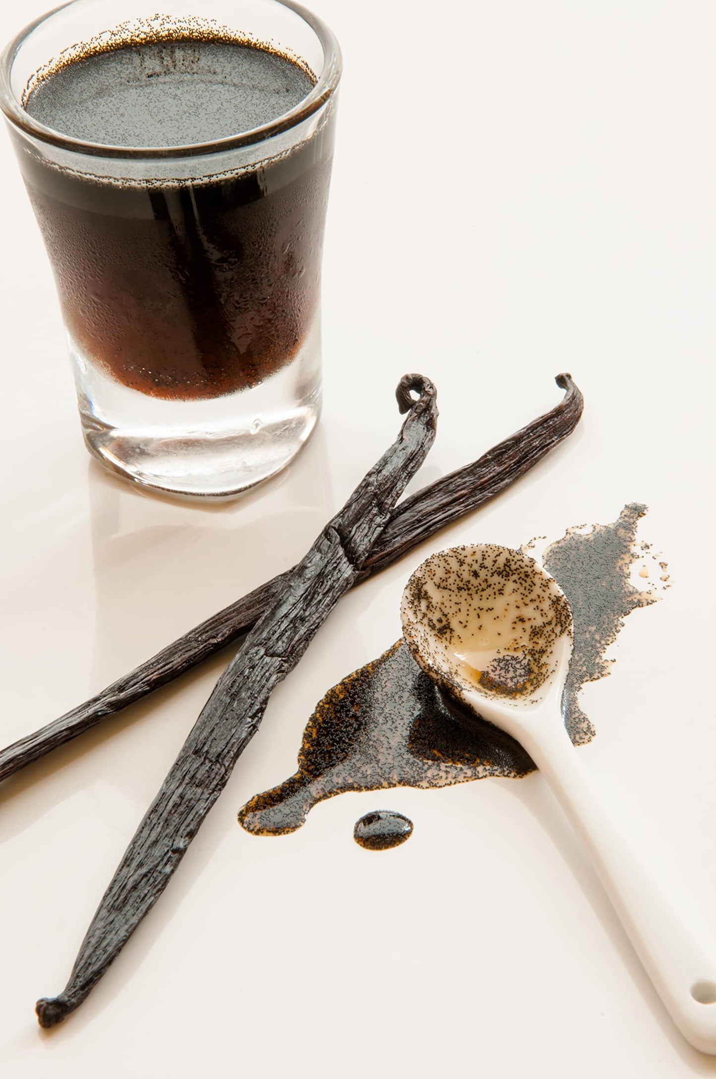 Vanilla Bean Paste for Baking and Cooking - Gourmet Madagascar Bourbon Blend made with Real Vanilla Seeds - 32 Ounces