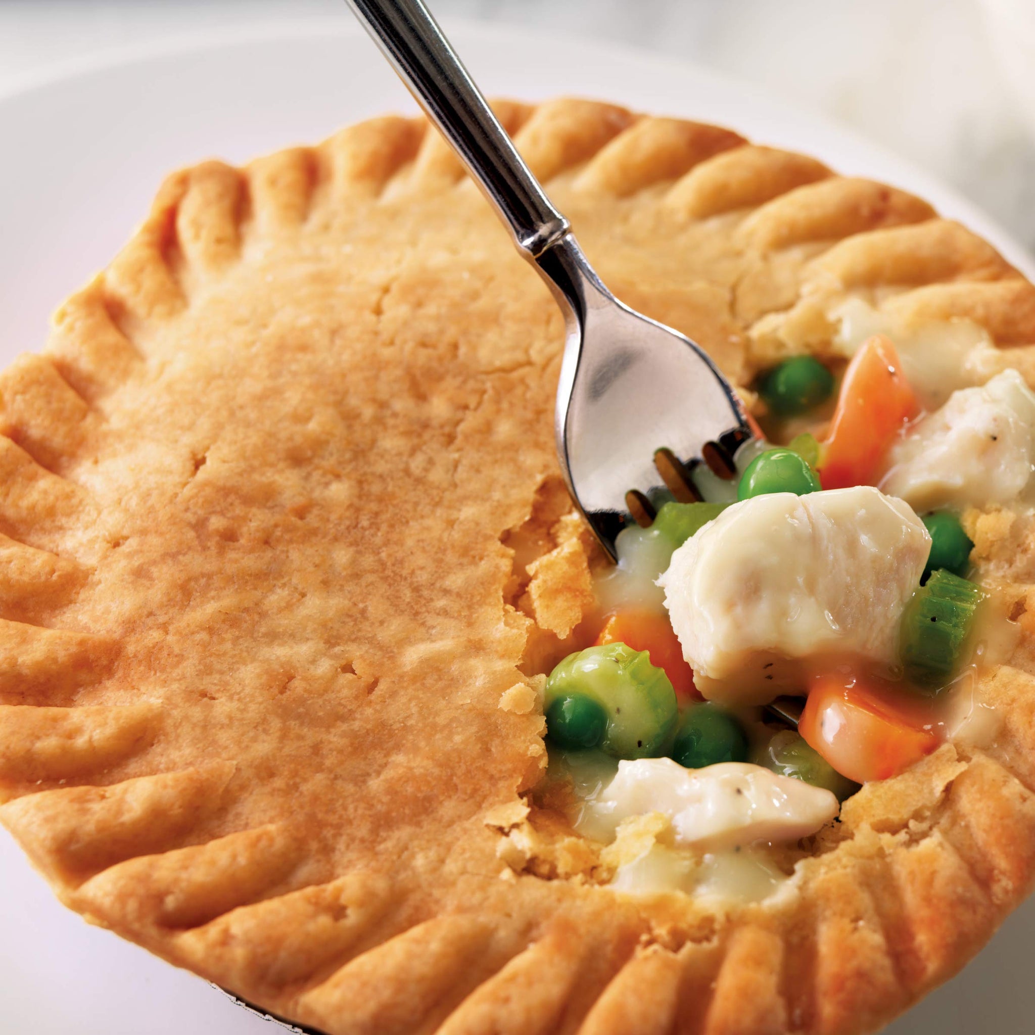 Marie Callender's Chicken Pot Pie, Microwave Meal With White Meat Chicken in a Flaky Crust, Frozen Meal, 40 OZ, 4 Pack