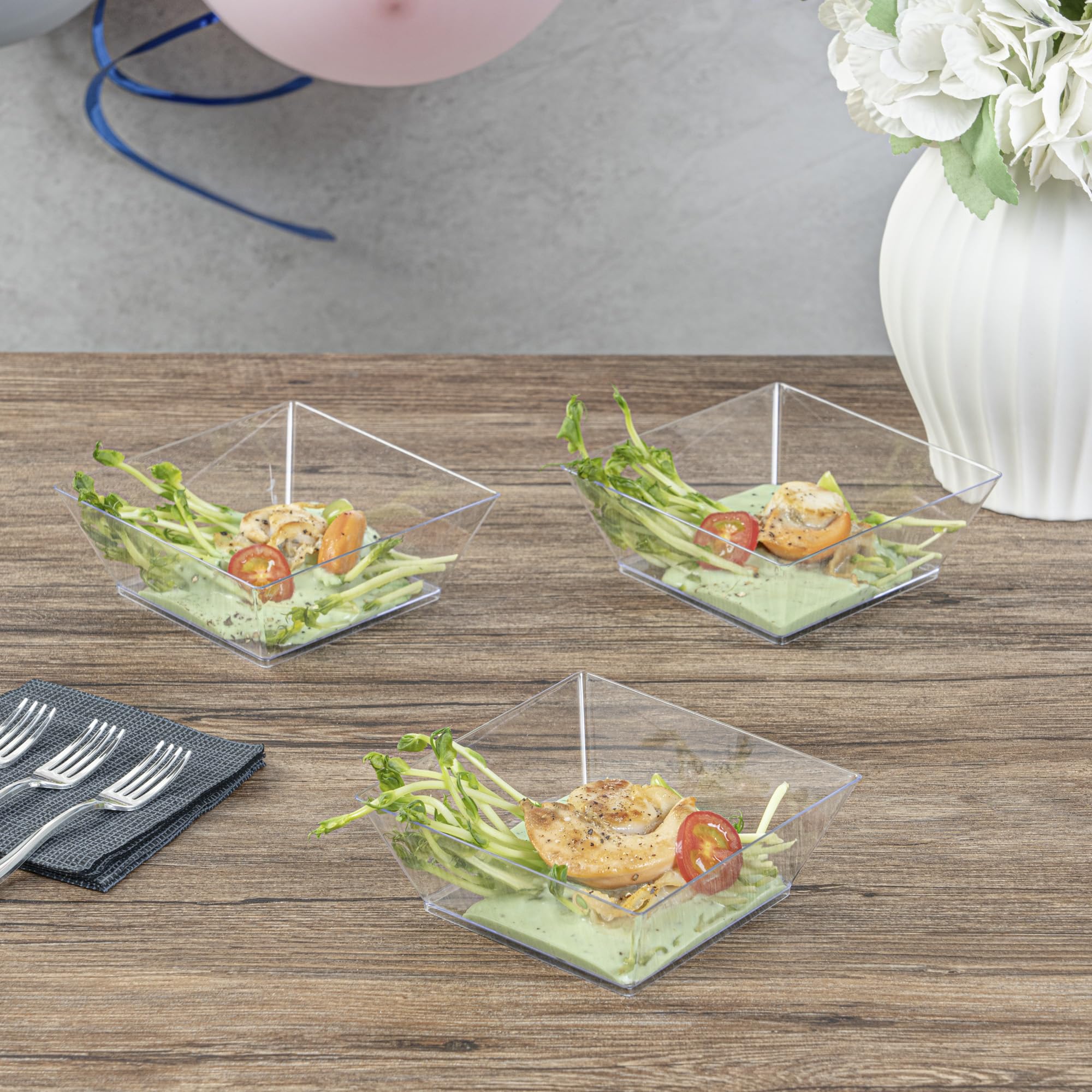 Restaurantware 10 Ounce Square Bowls 100 Disposable Serving Bowls - Heavy-Duty Premium Clear Plastic Salad Bowls For Parties Catering Or Buffets Serve