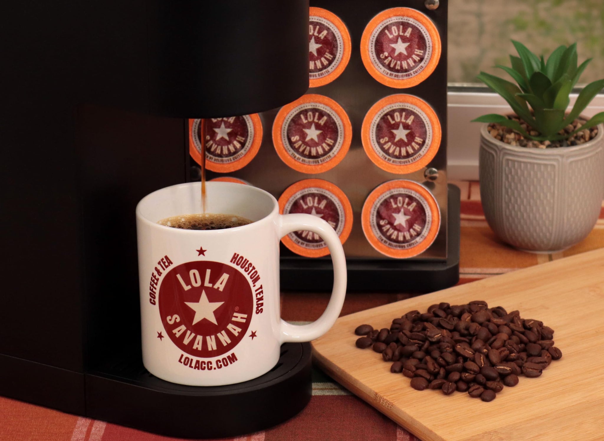 Lola Savannah Cinnamon Hazelnut Caffeinated Coffee Pods Flavored Coffee in Pod Shaped Containers, 50 Count