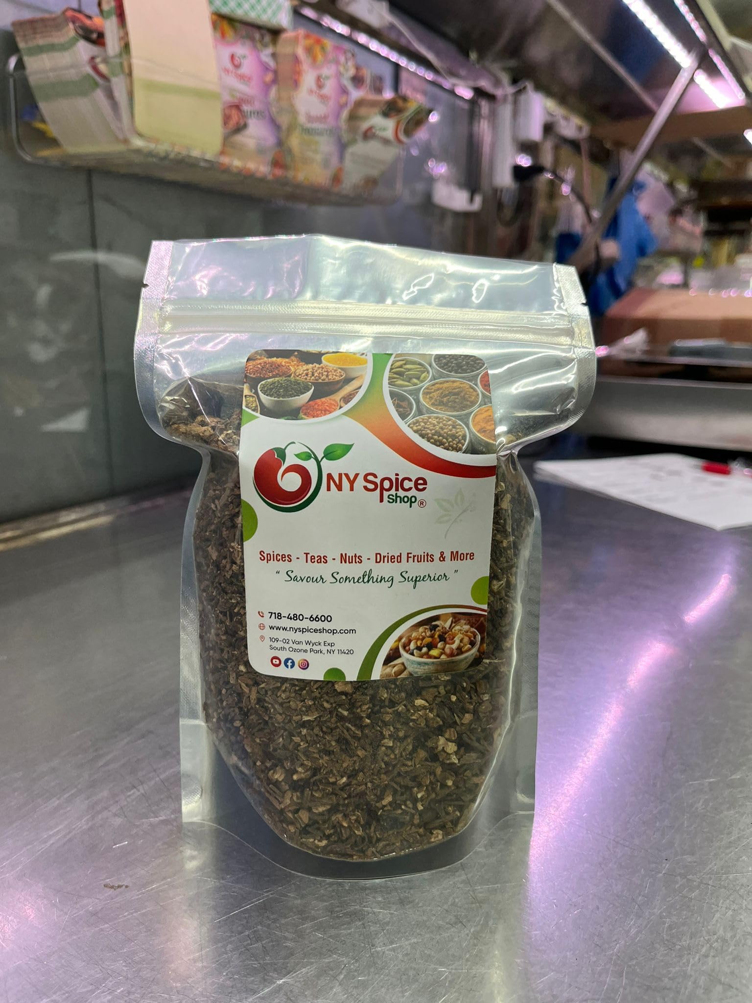 NY Spice Shop Angelica Root Cut - 4 Ounce Dried Herbal Ingredient - Archangelica officinalis Root - Traditional Tea and Herbal Blending Use - Earthy