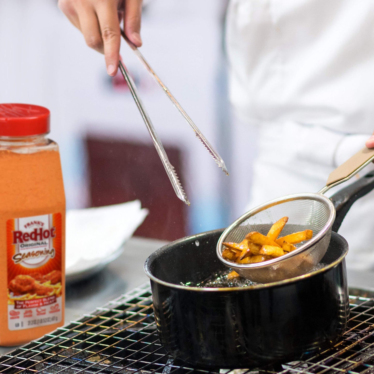 Frank's RedHot Original Seasoning, 21.2 oz - One 21.2 Ounce Container of Hot Sauce Seasoning Blend of Savory Garlic and Spicy Cayenne Pepper, Perfect
