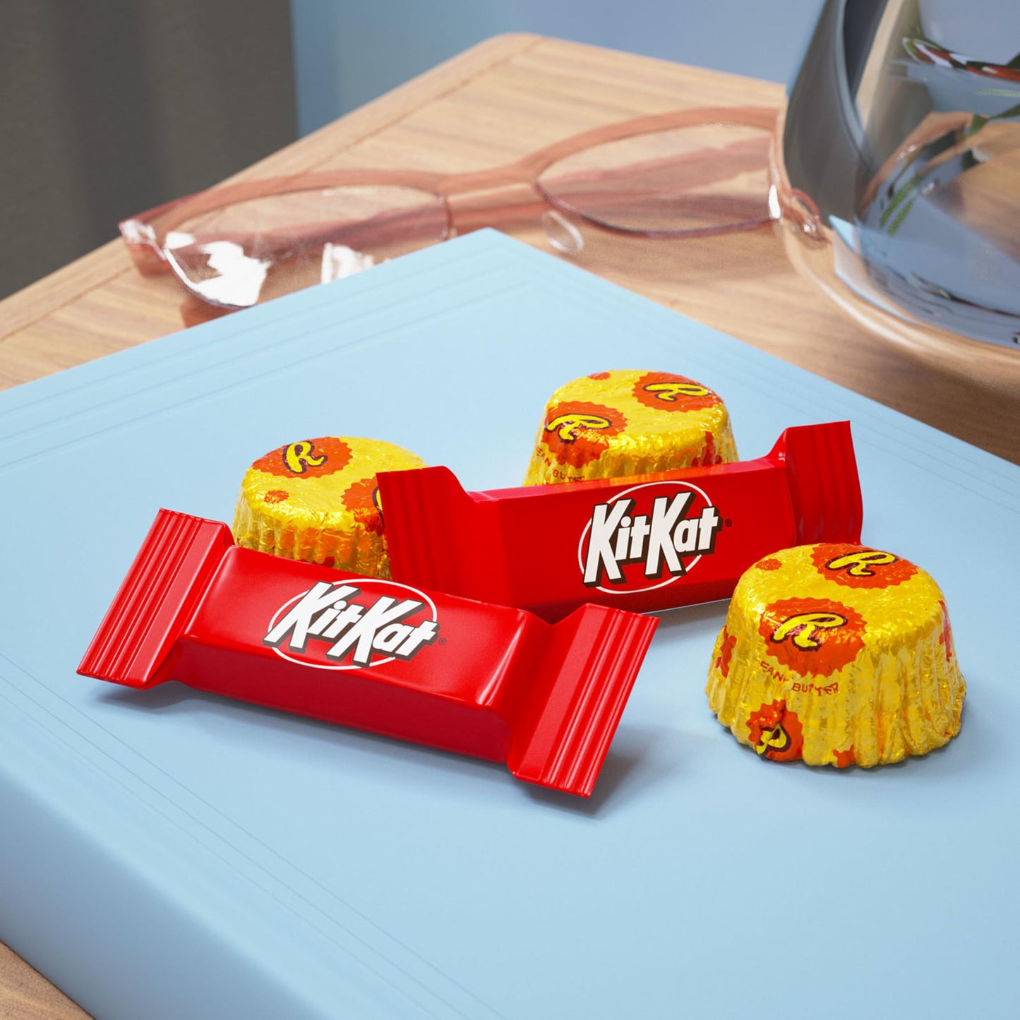 KIT KAT and REESE'S Miniatures Assorted Milk Chocolate Candy Party Pack, 30.04 oz