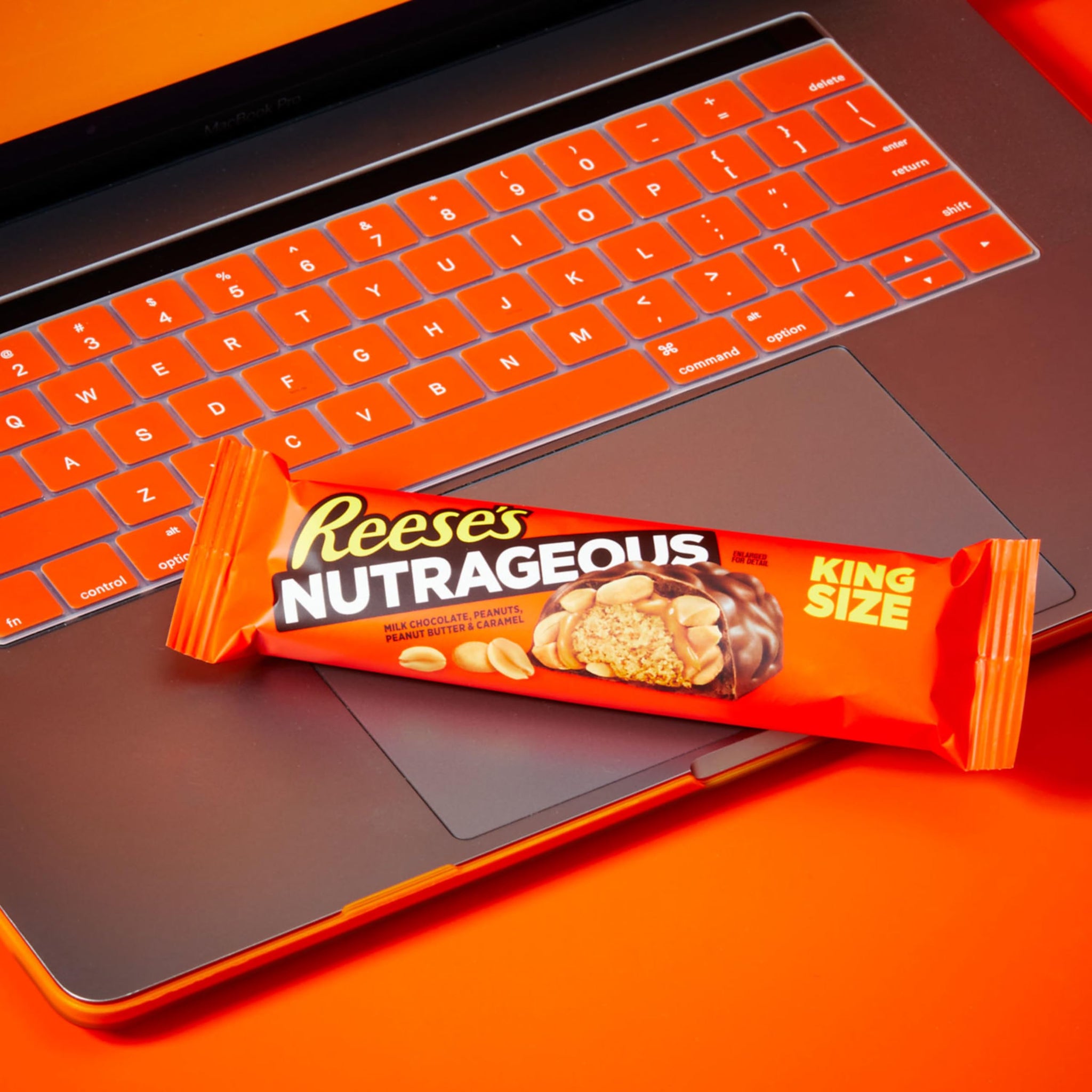 REESE'S NUTRAGEOUS Chocolate, Peanut Butter, Caramel and Peanut King Size, Candy Bars, 3.1 oz (18 Count)
