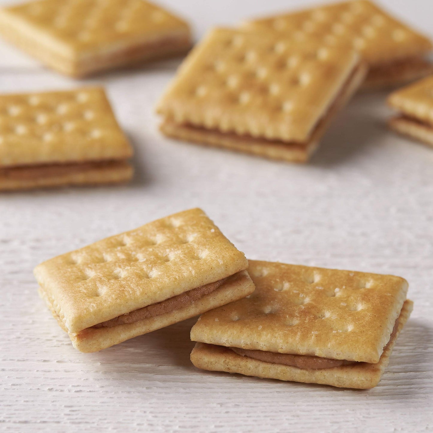 Austin, Toasty Round Crackers With Peanut Butter, 8 Count, 11.4oz Tray (Pack of 4)