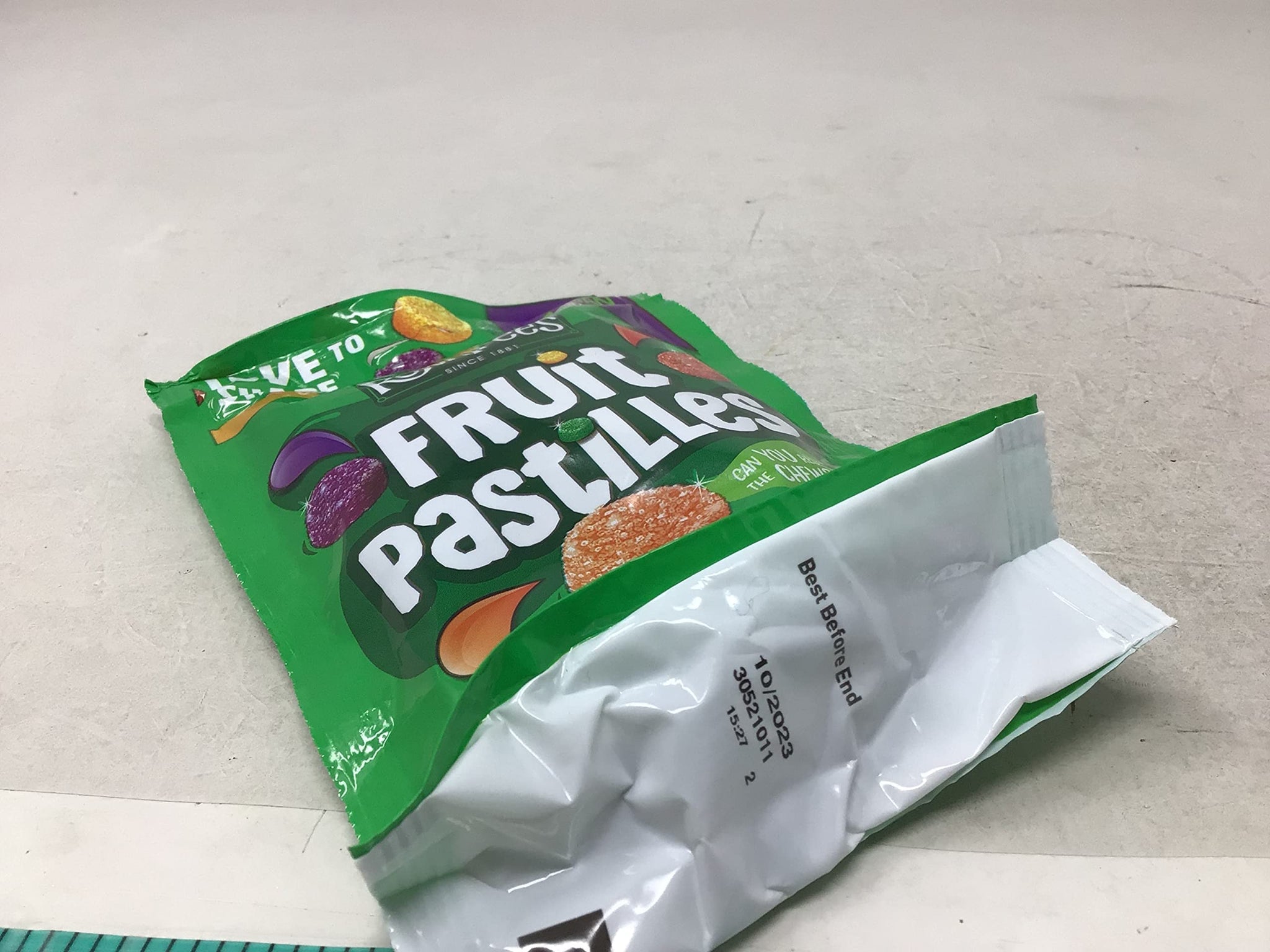 Rowntree's Vegan Friendly Fruit Pastilles Sharing Pouch 143g (Pack of 3)