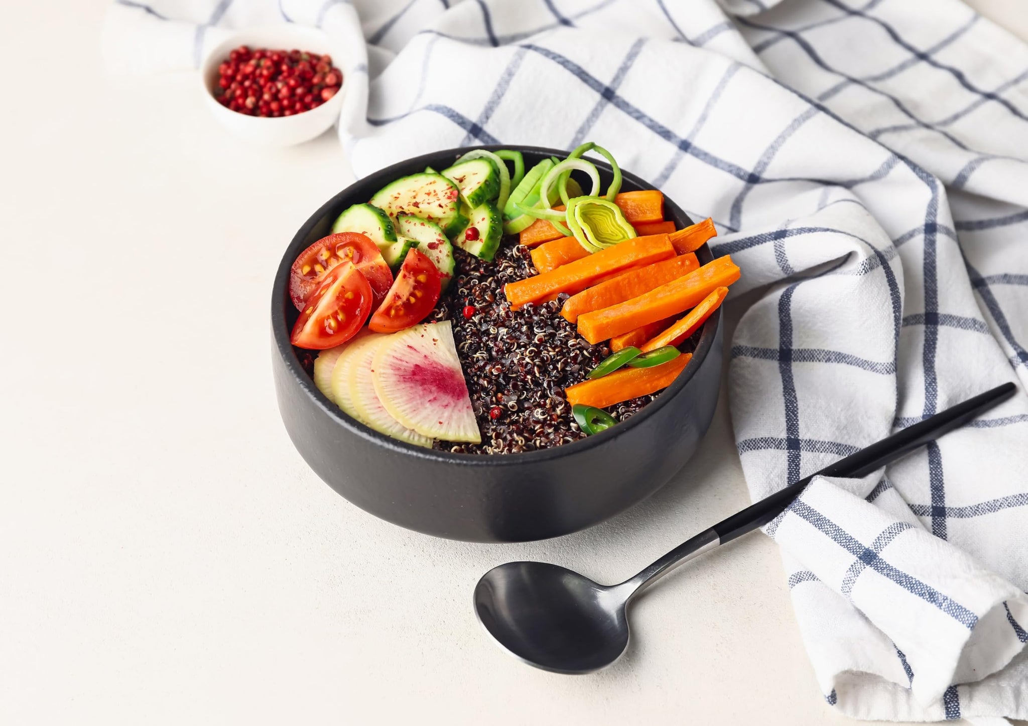 Food to Live Black Quinoa, 6 Pounds - Whole Grain, Raw, Vegan, Kosher, Sirtfood, Bulk. Easy to Cook. Perfect for Salads, Soups, Stews. Great Alternative to Rice