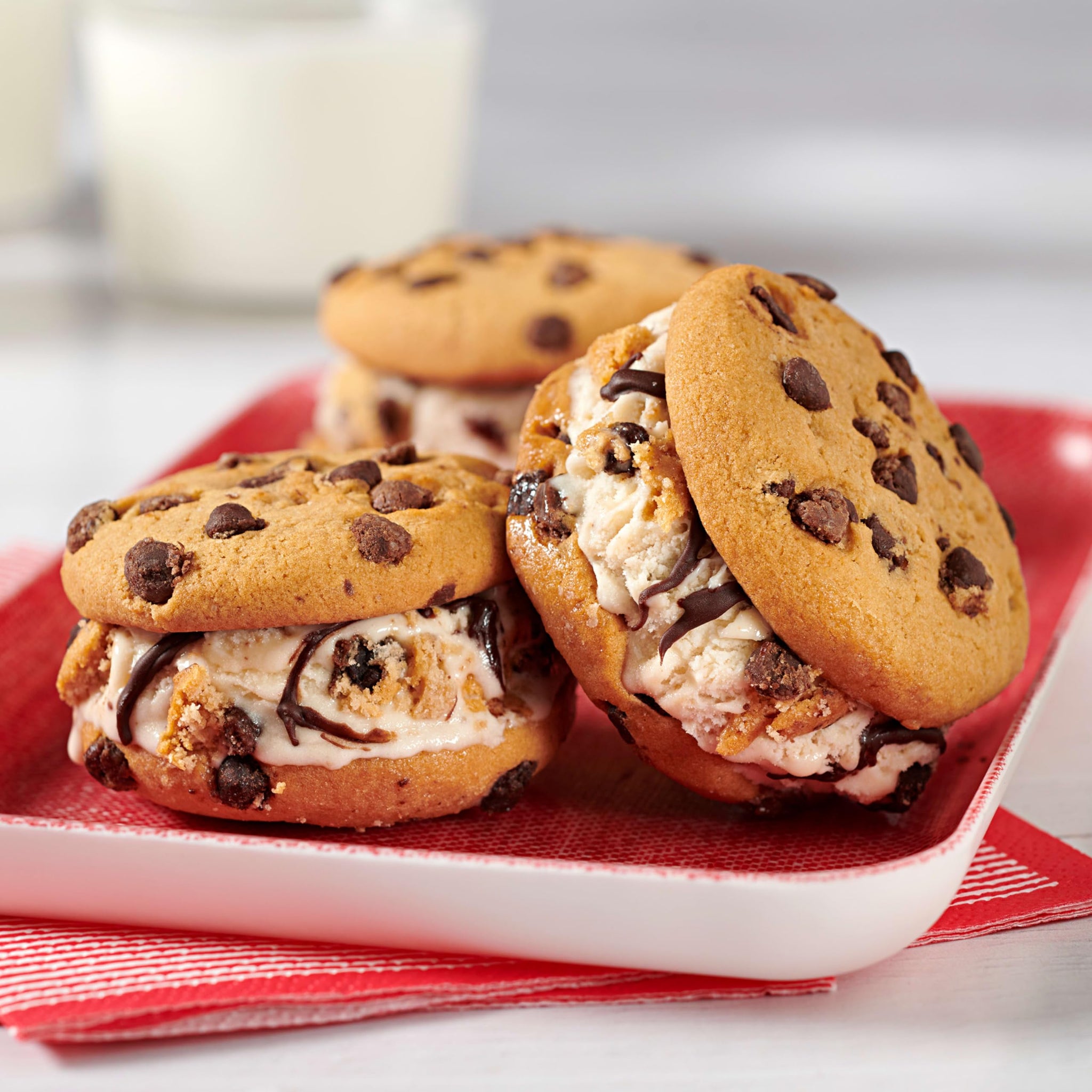 CHIPS AHOY! Chewy Chocolate Chip Cookies, Party Size, 26 oz