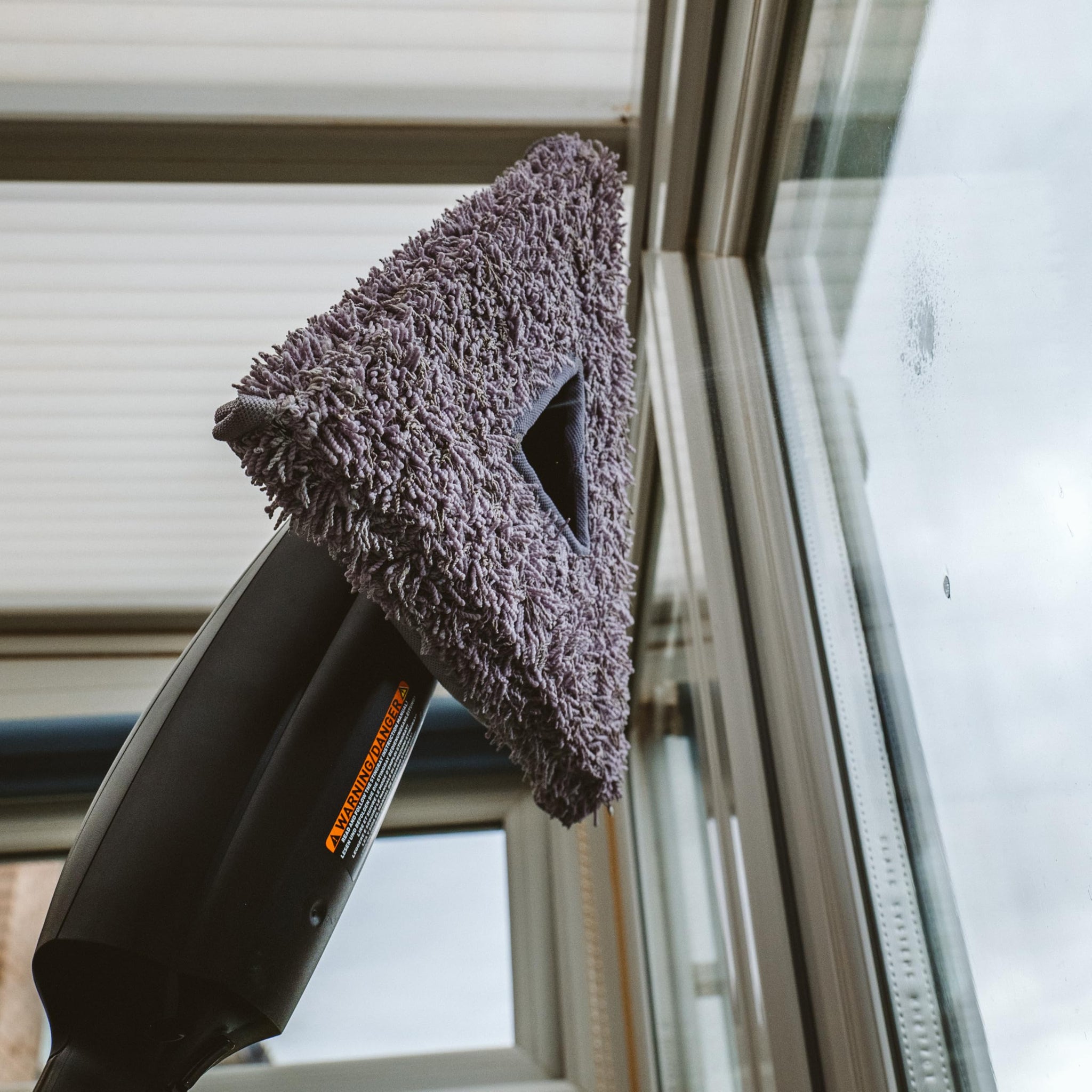 Unger Commercial Stingray Glass Washing Pads - Triangular Microfiber Pads for Efficient Indoor Window Cleaning SRPD2