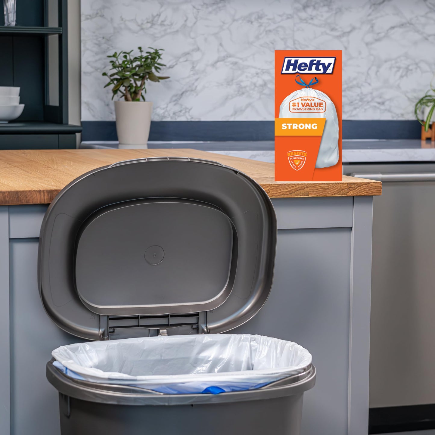 Hefty Strong 13 Gallon Trash Bags, Tall Kitchen Trash Bags, UnscentedLarge Trash Bags with Drawstrings, Durable Closure, Resists Leaks, Punctures