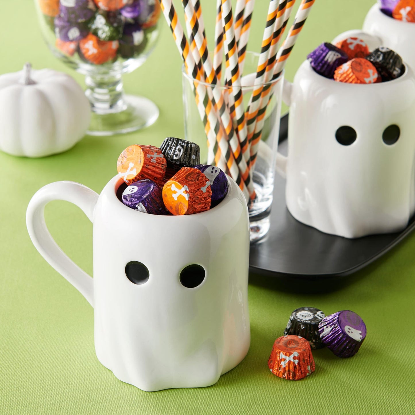 REESE'S Miniatures Milk Chocolate Peanut Butter Cups, Halloween Candy Bag, 9.92 oz