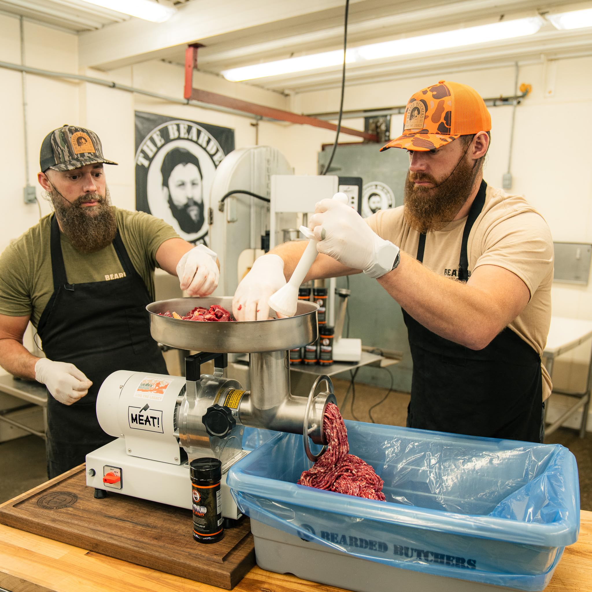 Bearded Butchers Onion & Bell Pepper Bratwurst DIY Kit - Make Mild, Flavorful Brats at Home - Includes Onion & Bell Pepper Seasoning, 32mm Collagen