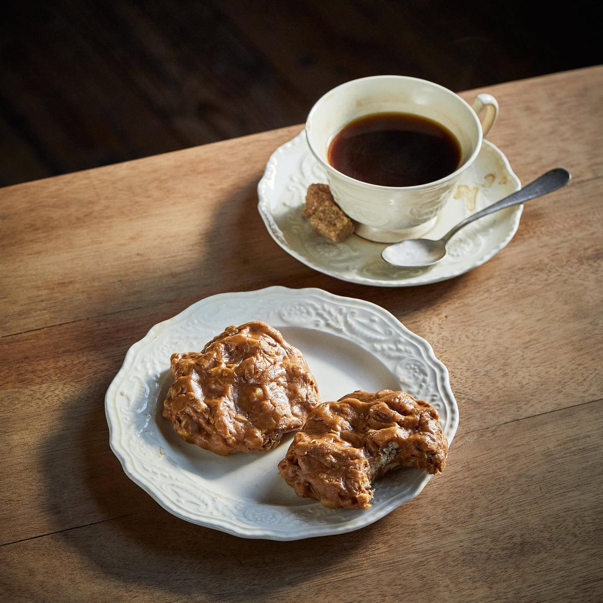 Goode's Praline Delight in a Wooden Box (ASSORTED)