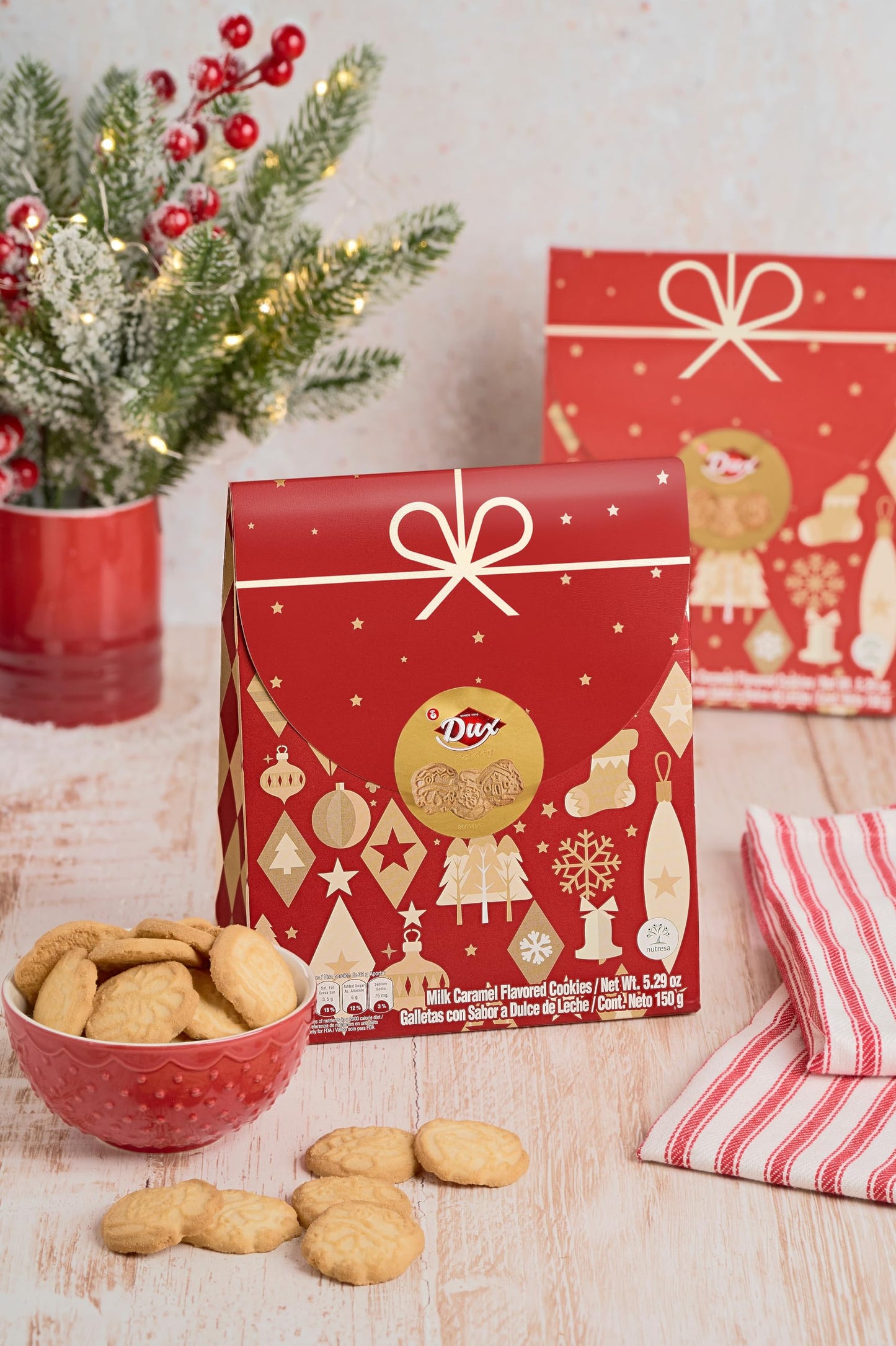 Dux Holiday Milk Caramel Flavored Christmas Cookies, Festive Gift Box, 5.3 oz