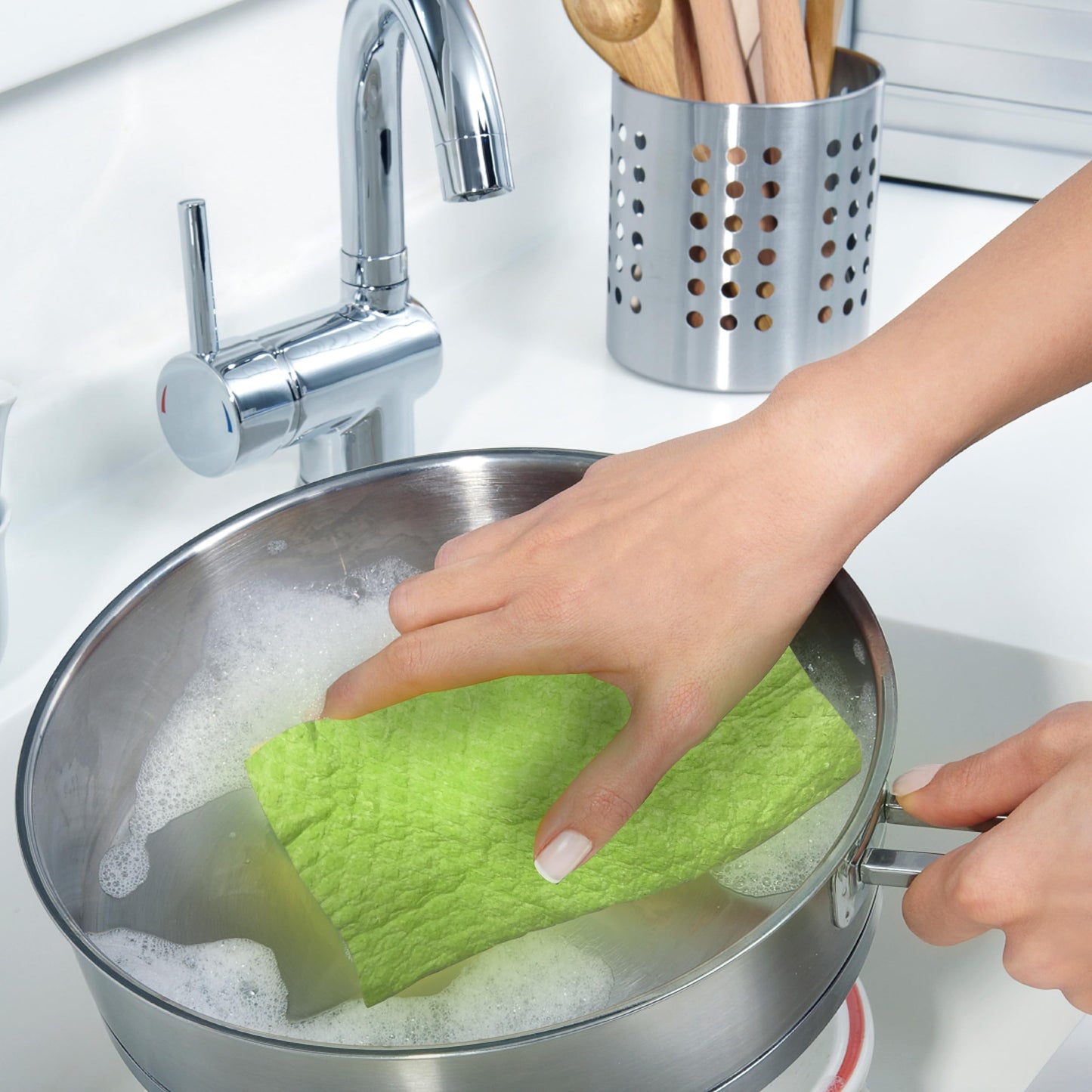 Biosmart Reusable Multi-Purpose Cloths: Paper Towel Alternative, Absorbent, Quick Drying, Lint-Free, 3 Count, Green, Cotton/50%, Viscose/50%