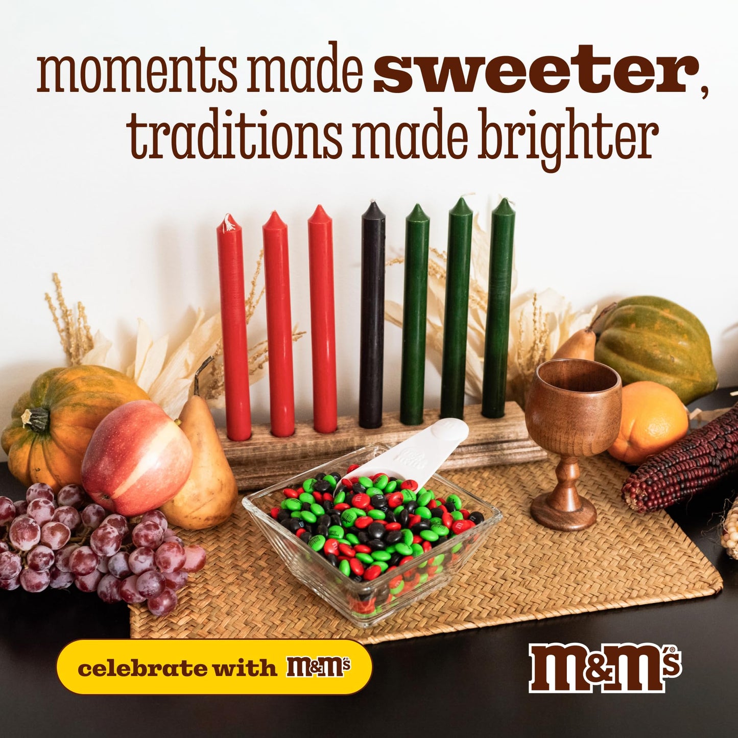 M&M’s Kwanzaa Milk Chocolate Candy, 2lb Party Size Bag of Festive Red, Black and Green Chocolate Pieces, Colorful Holiday Candy for Sharing, Party