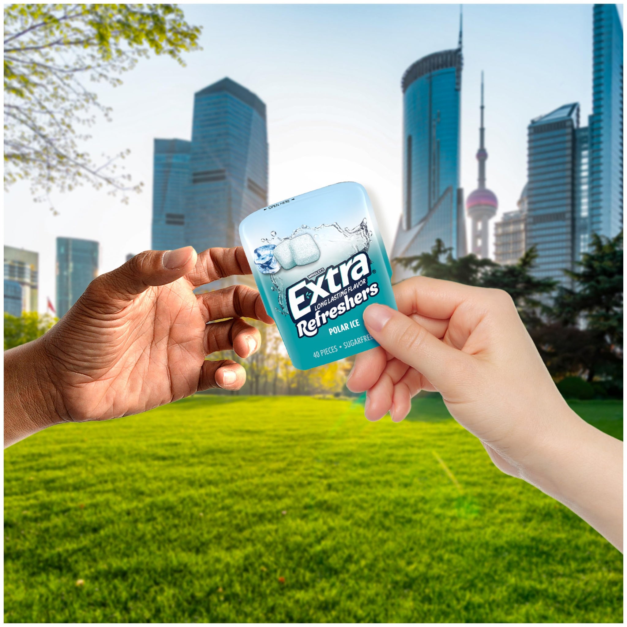 EXTRA Gum Refreshers Polar Ice Bulk Chewing Gum - Sugar-Free, 40 Piece Realable Bottle Pack of 4