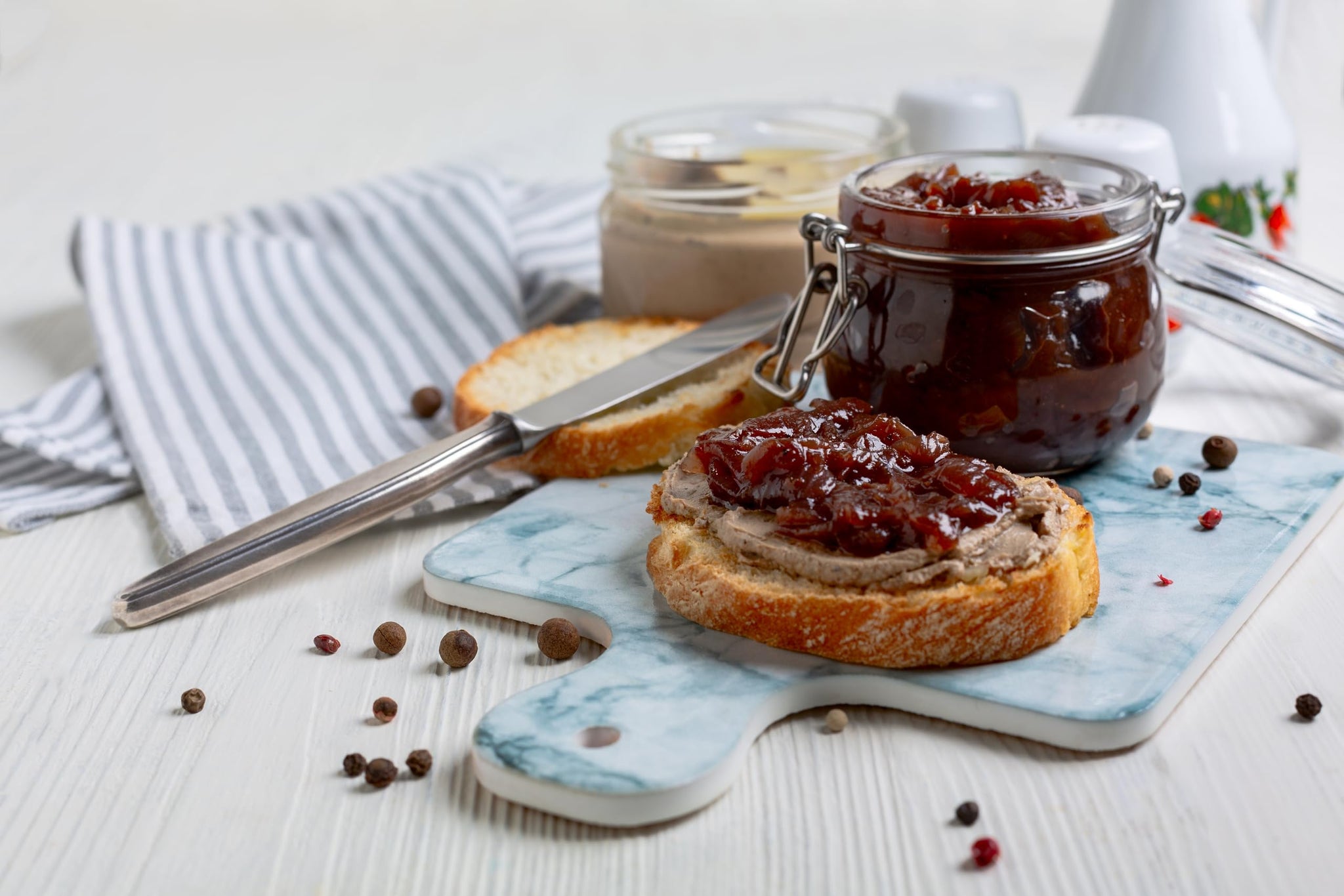 Sanniti Caramelized Onion Jam - Sweet & Savory Gourmet Spread - Perfect for Cheese Boards, Meats, and Sandwiches - 8.11 oz (230g) Jar
