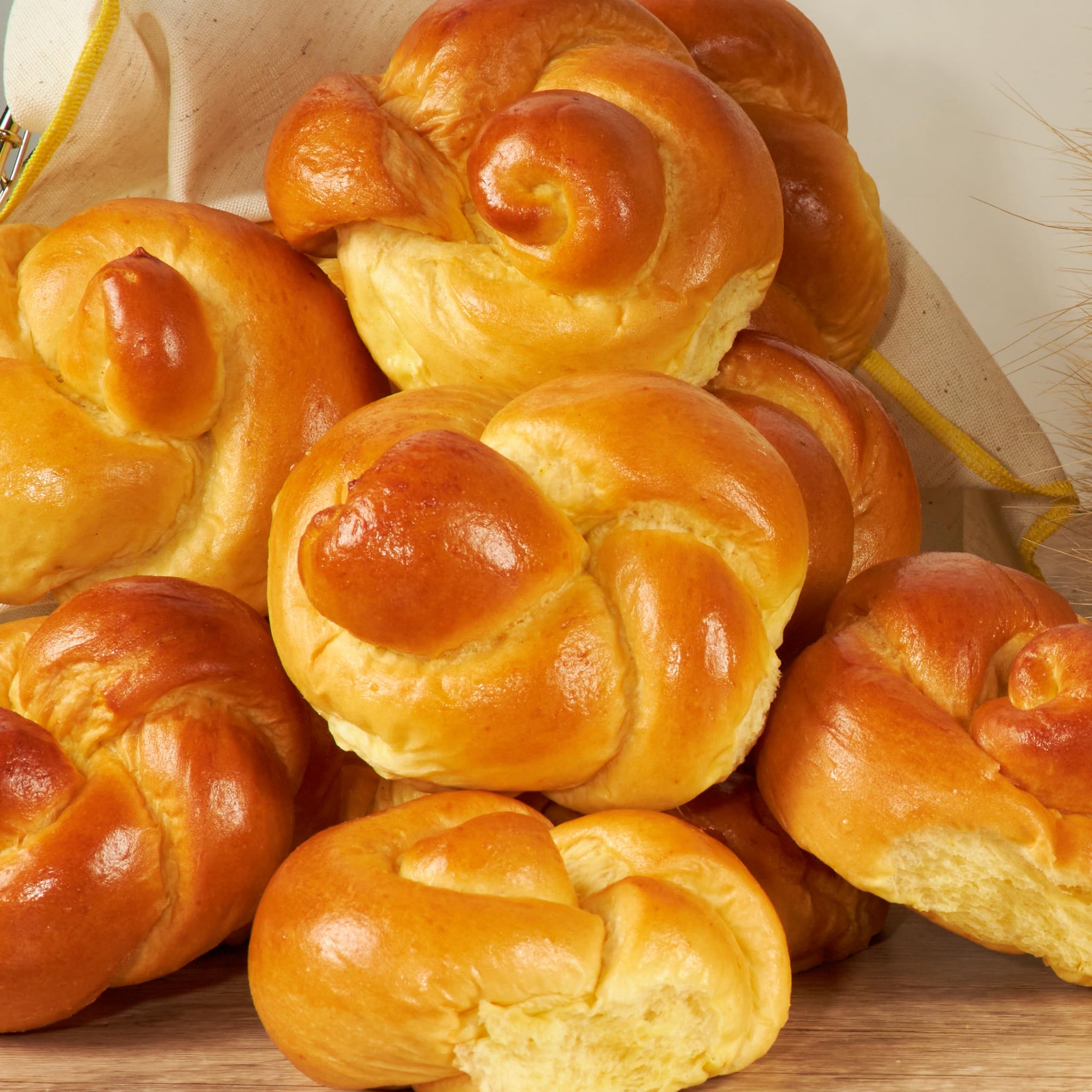 Kosher Braided Challah Rolls | Traditional, Fresh & Delicious | Great for Shabbat or any Holiday | Kosher, Dairy & Nut Free | 2-13 oz Packs with 6