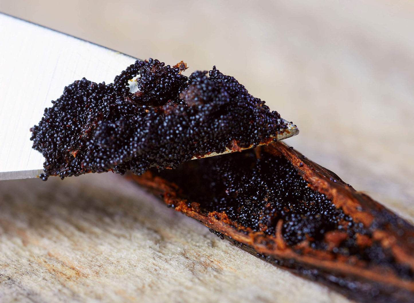1/4 LB Vanilla Beans Grade A - Whole Gourmet Pods for Homemade Vanilla Extract, Baking, Brewing, Cooking, and Desserts - 4 Ounces (Tahitian)