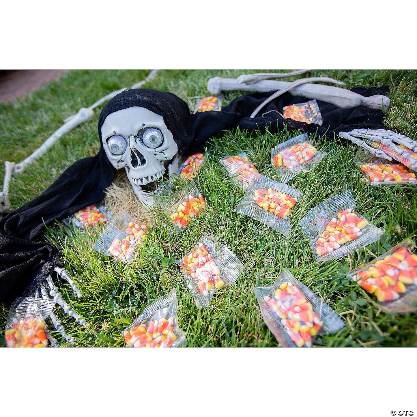 Fun Express Halloween Candy Corn Bulk 32 Individual Packets - Classic Fall Candy Mix Assorted Flavors | 2 Pounds Halloween Treats