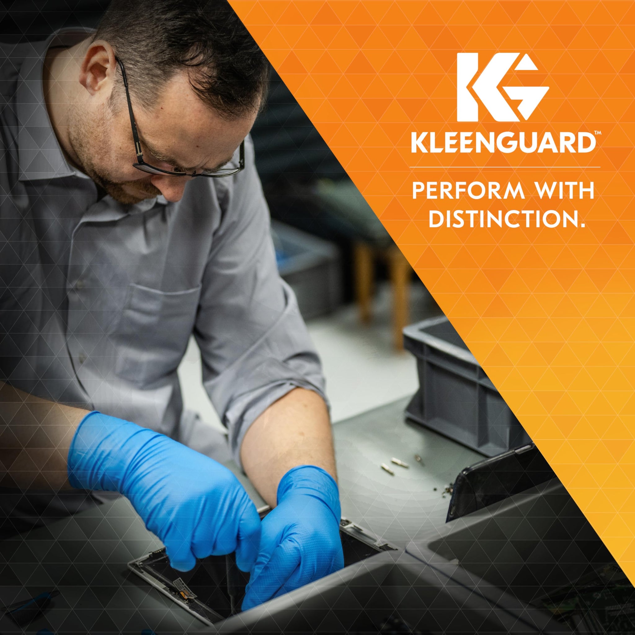 KleenGuard™ G10 Flex™ Blue Nitrile Gloves (54335), 3 Mil, Ambidextrous, Touchscreen Compatible, XL, 90 Gloves/Box