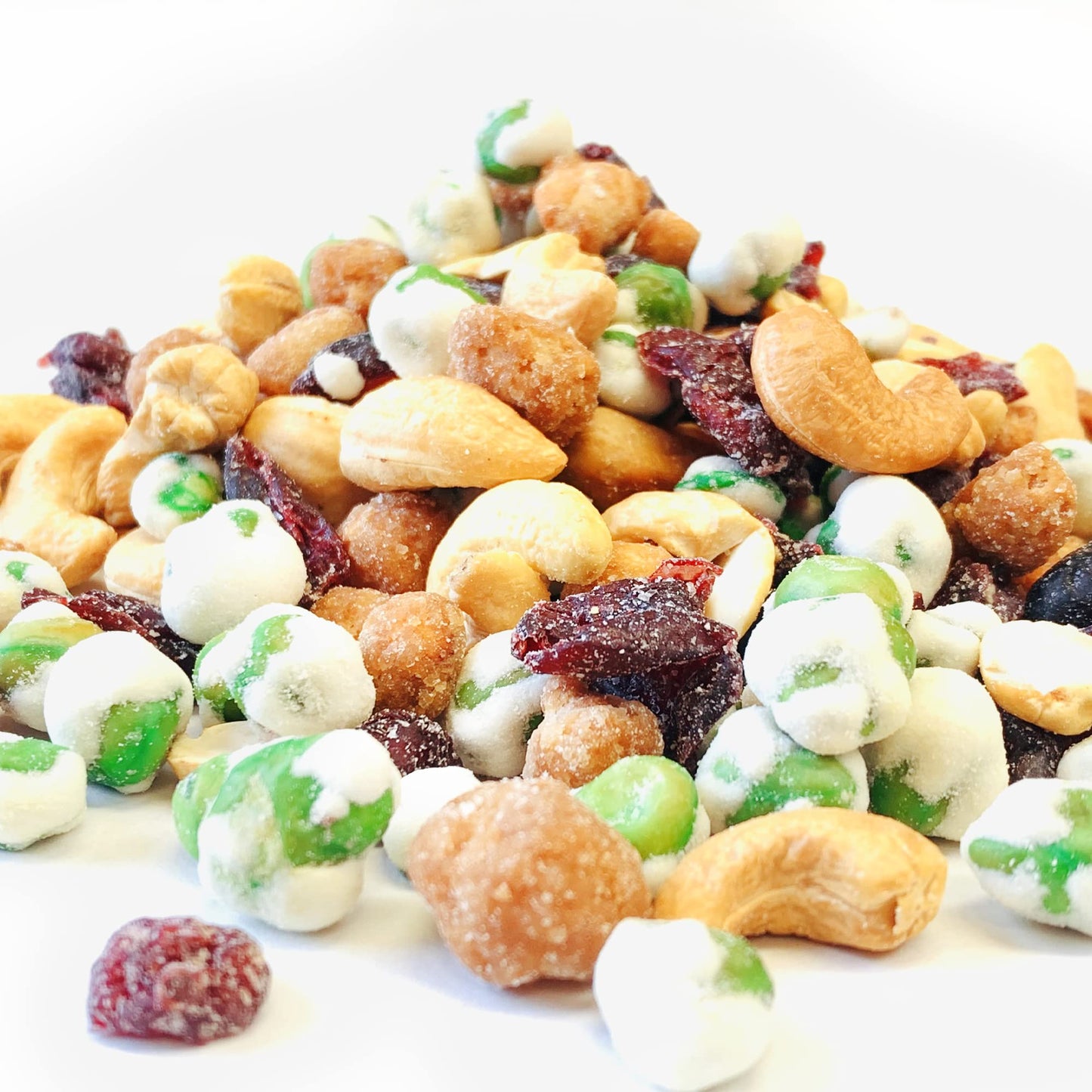 NY SPICE SHOP Sweet Wasabi Trail Mix with Mixed Nuts - Dried Fruit Healthy Snacks for Adults and Kids - Nut Snack Packs - 1 Pound