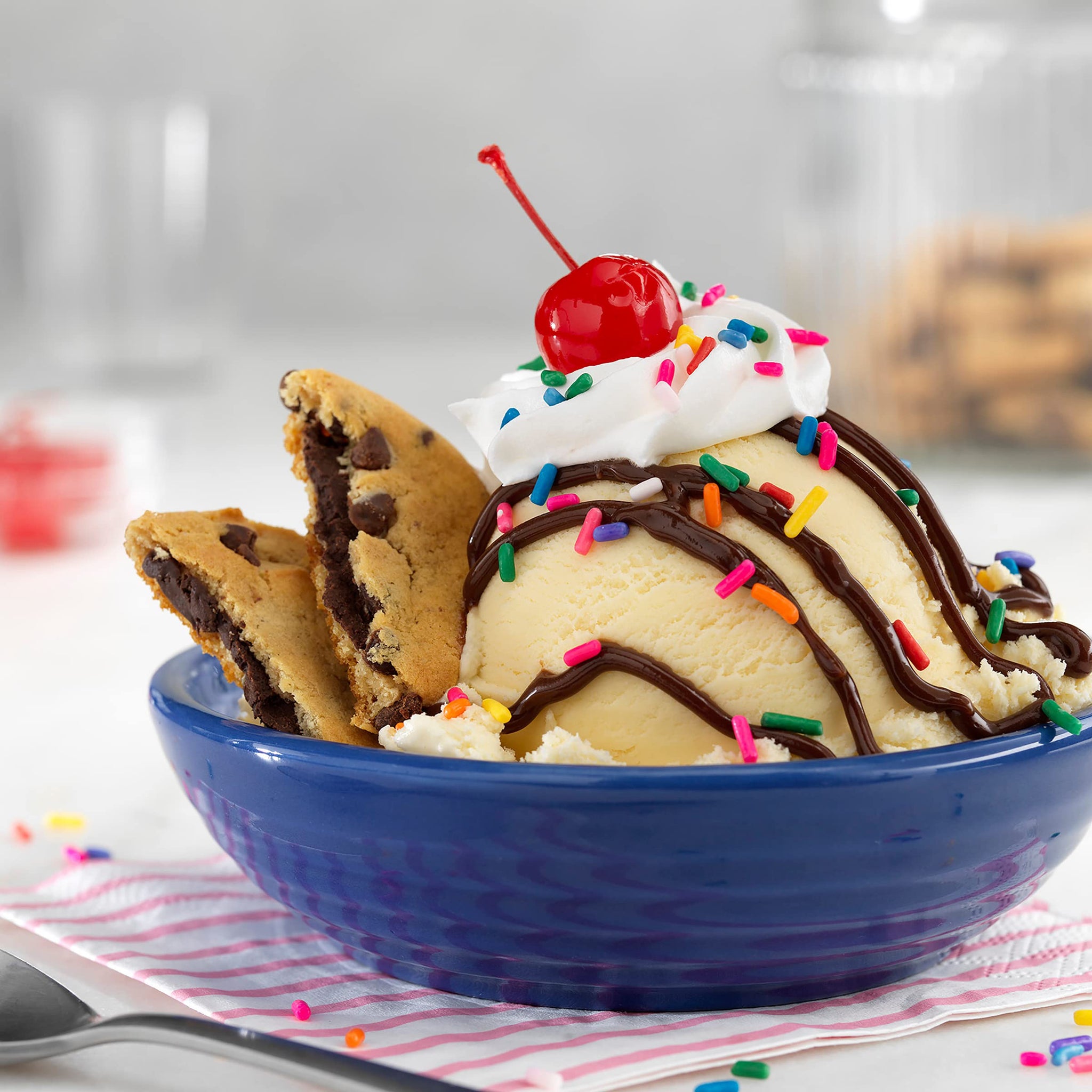 CHIPS AHOY! Chewy Hershey's Fudge Filled Soft Chocolate Chip Cookies, Family Size, 14.85 oz