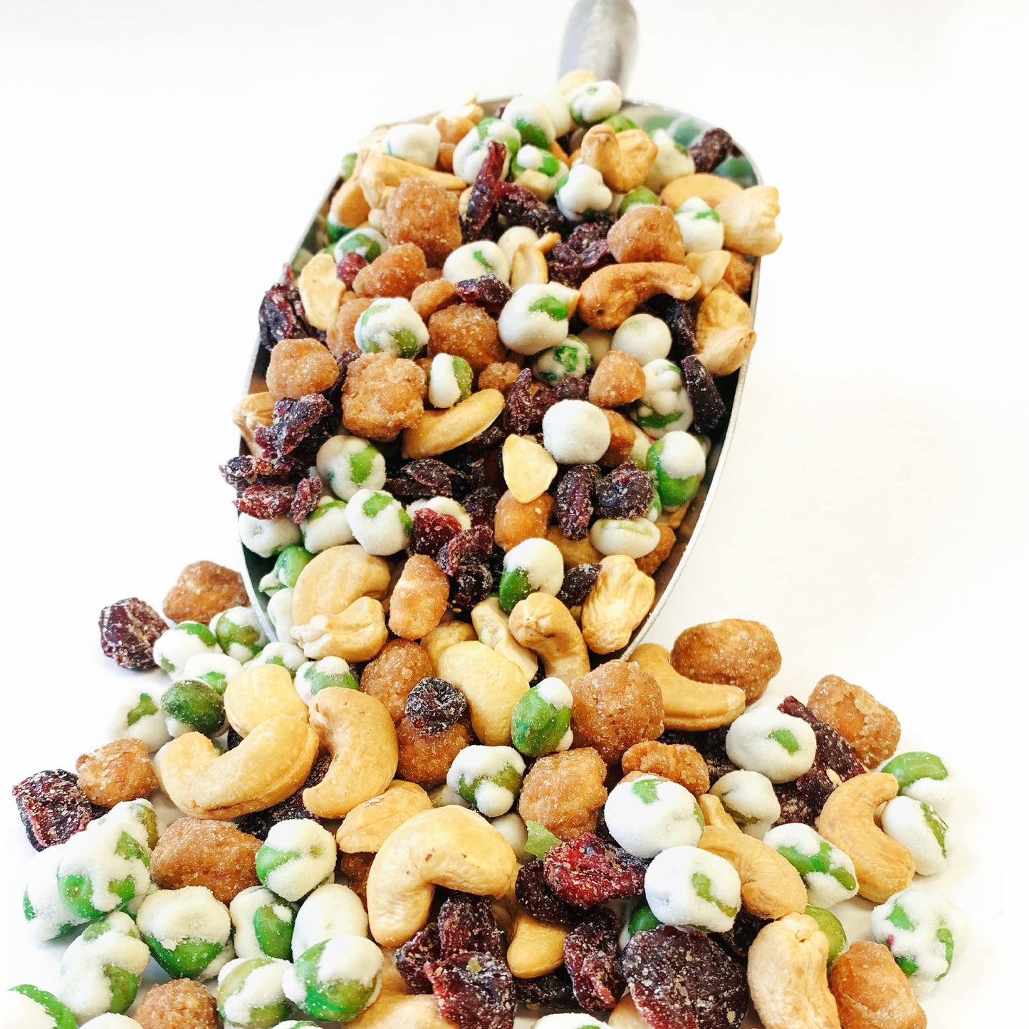 NY SPICE SHOP Sweet Wasabi Trail Mix with Mixed Nuts - Dried Fruit Healthy Snacks for Adults and Kids - Nut Snack Packs - 1 Pound