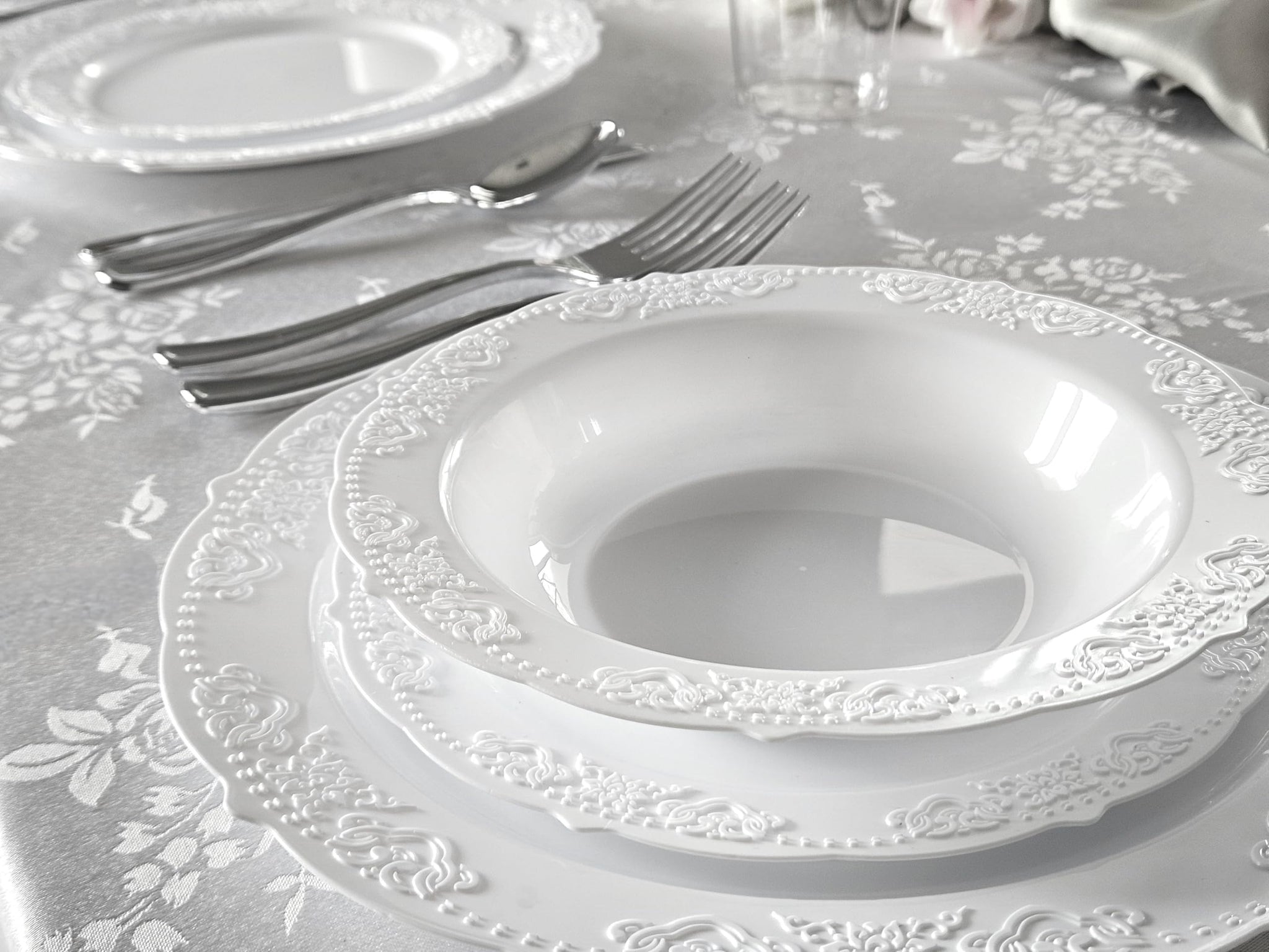 " OCCASIONS " 40 Plates Pack, Vintage Party Disposable Wedding Party Plastic Plates (7.5'' Appetizer/Dessert Plate, Portofino in White)