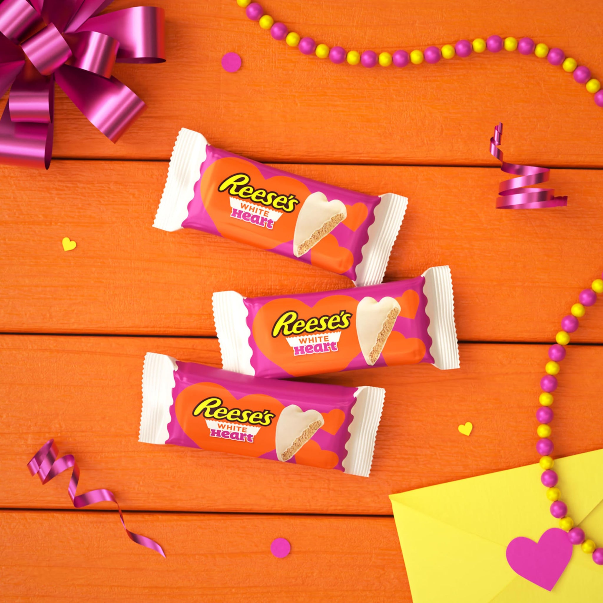 REESE'S White Creme Peanut Butter Hearts, Valentine's Candy Packs, 1.2 oz (6 Count)