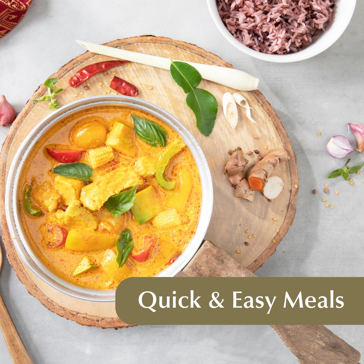 Watcharee’s Thai Red Curry Sauce - Authentic Thai Flavor Made from Real Red Curry Paste & Coconut Milk, Crafted with Natural Ingredients